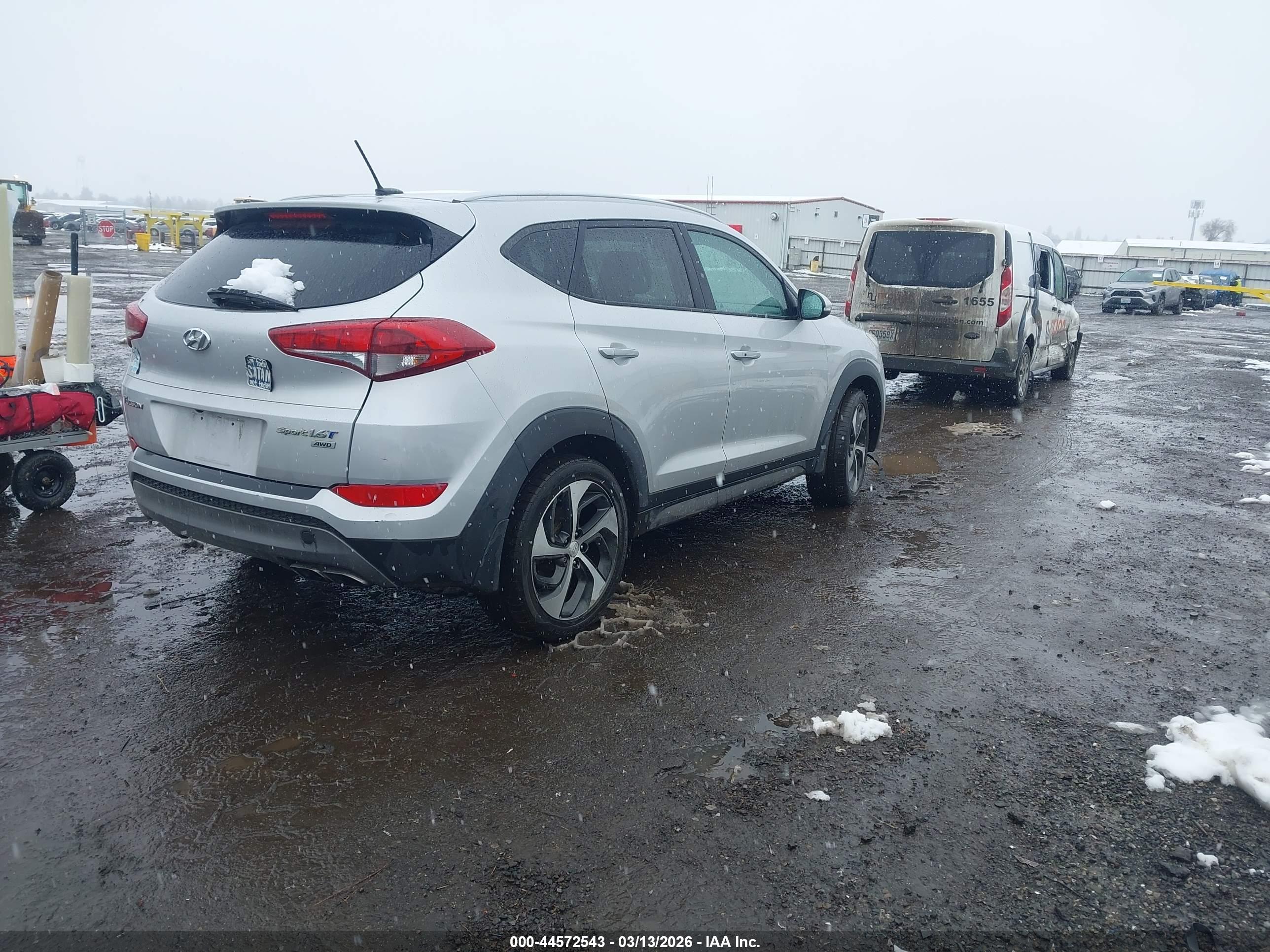 HYUNDAI TUCSON image 4