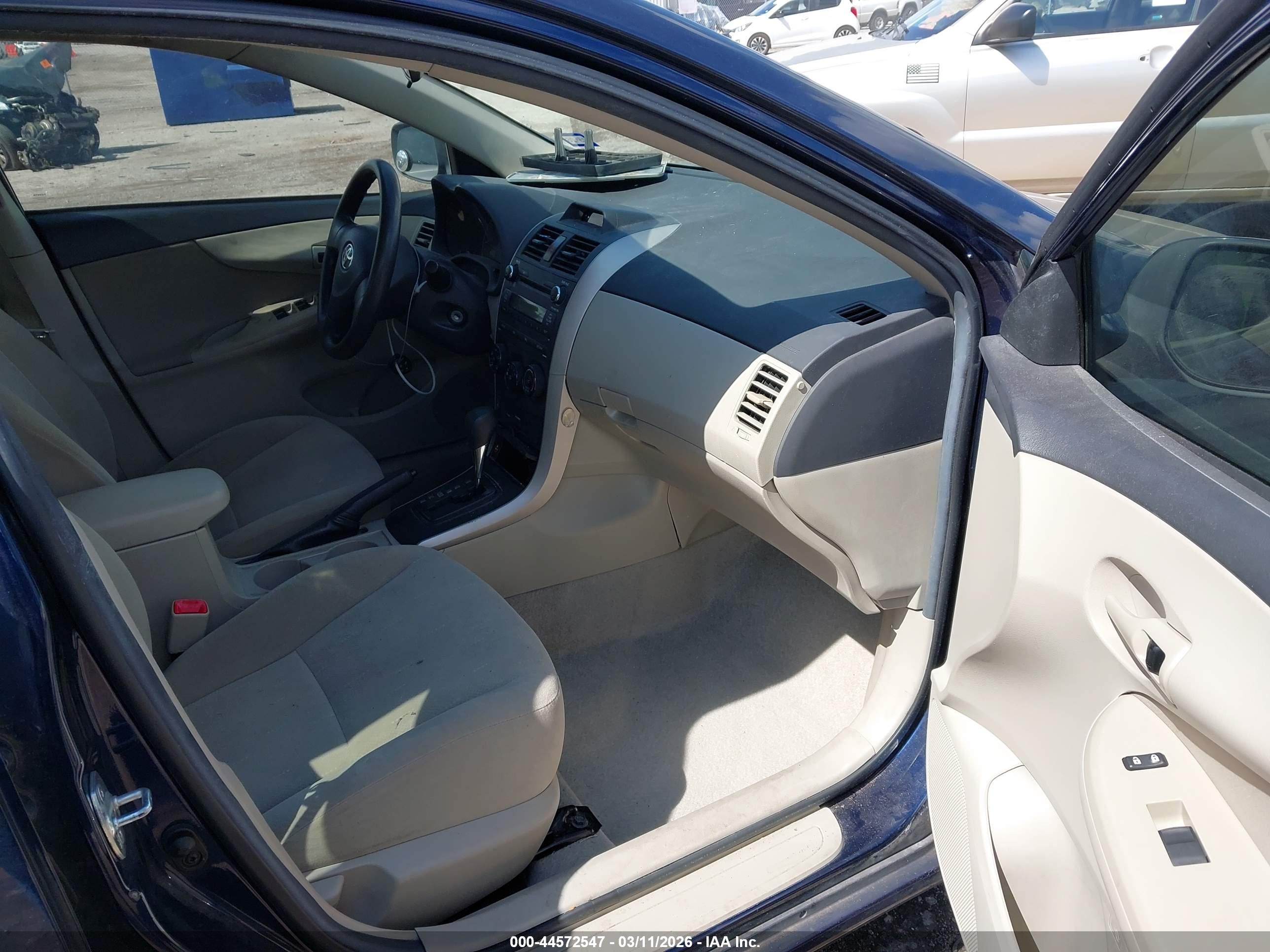 TOYOTA COROLLA image 5