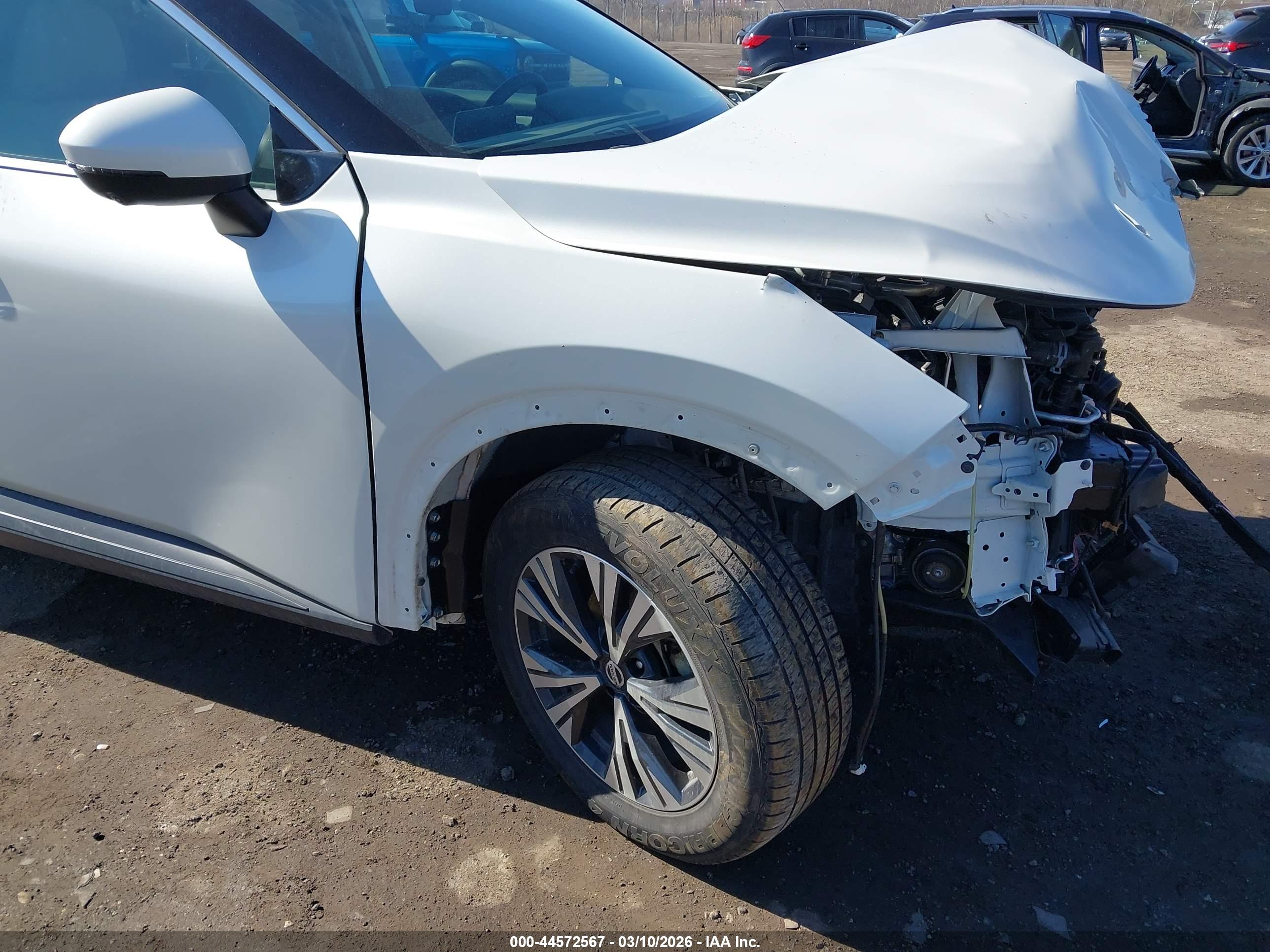 NISSAN ROGUE image 6