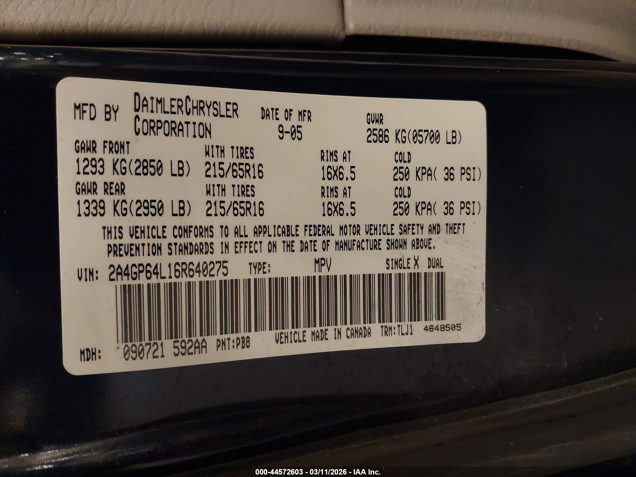 CHRYSLER TOWN image 9