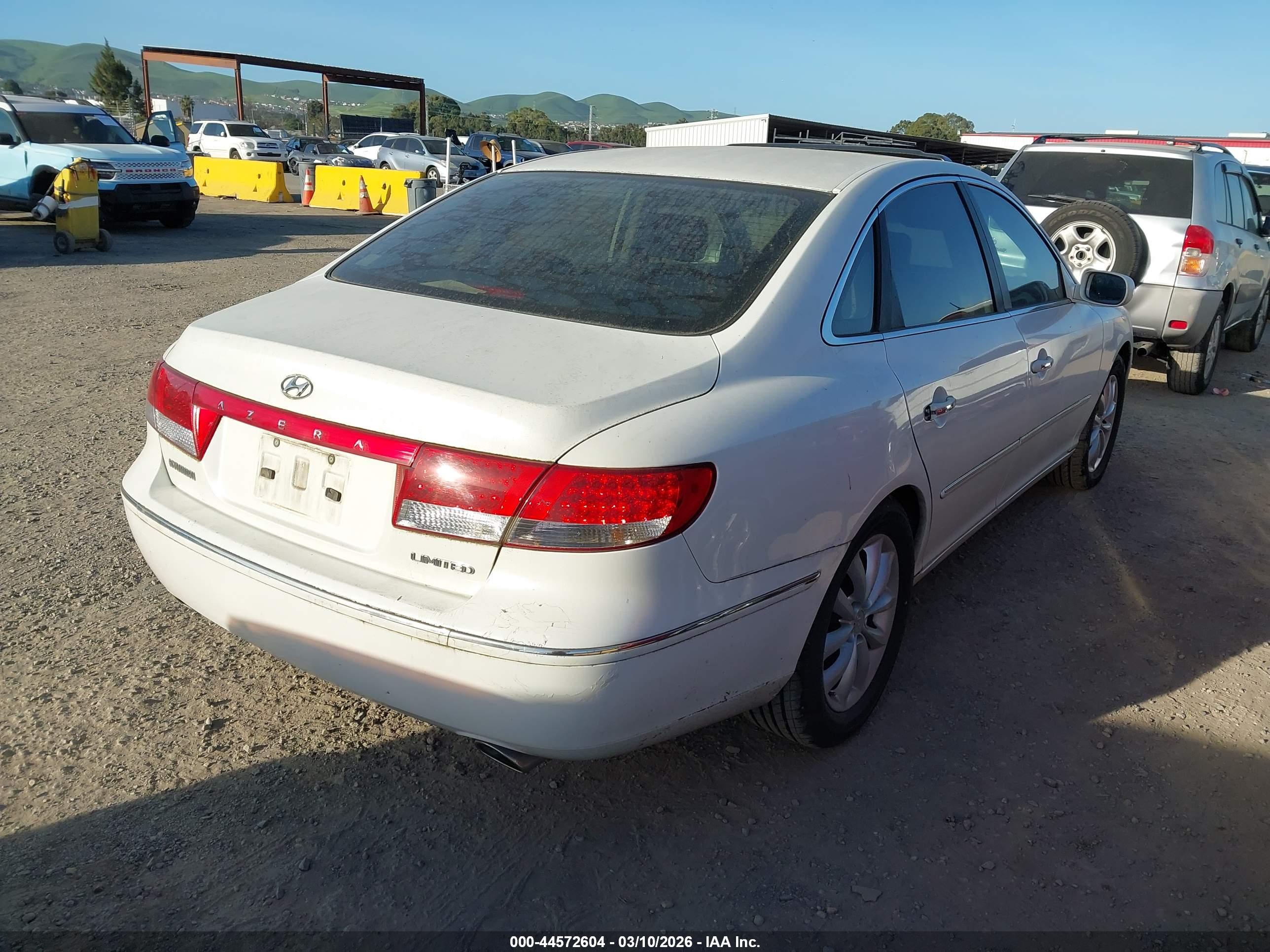 HYUNDAI AZERA image 4