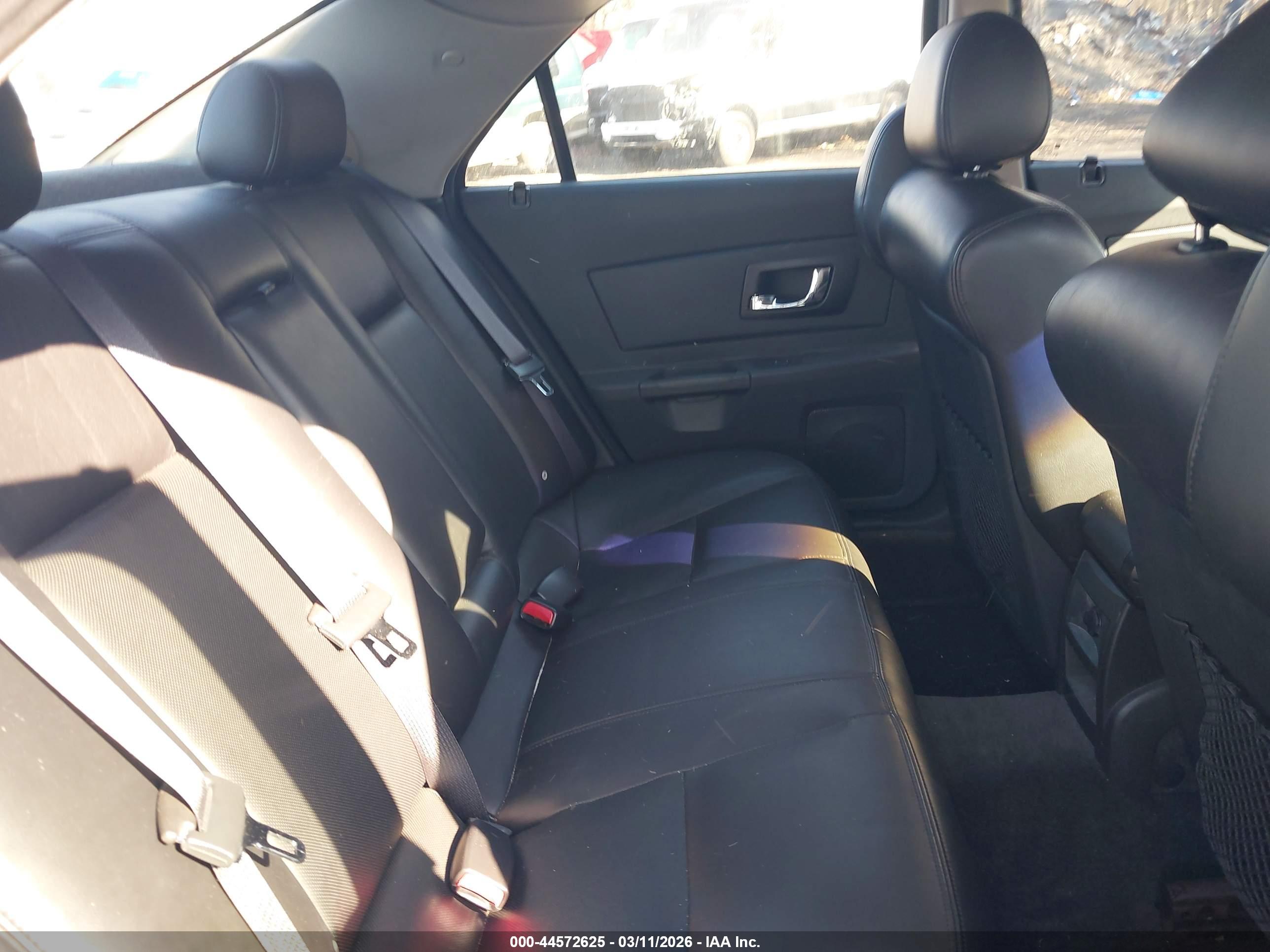 CADILLAC CTS image 8