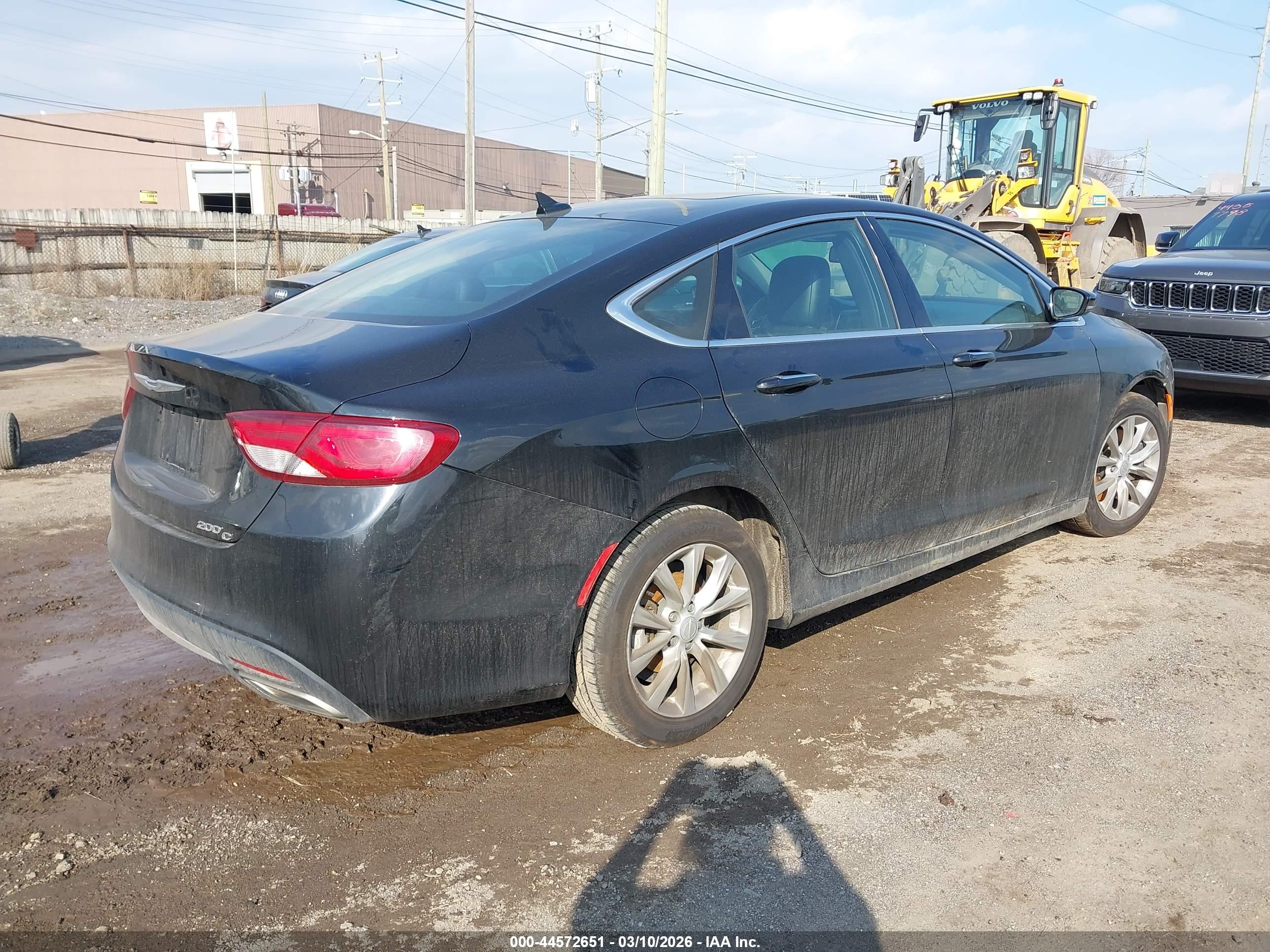 CHRYSLER 200 image 4