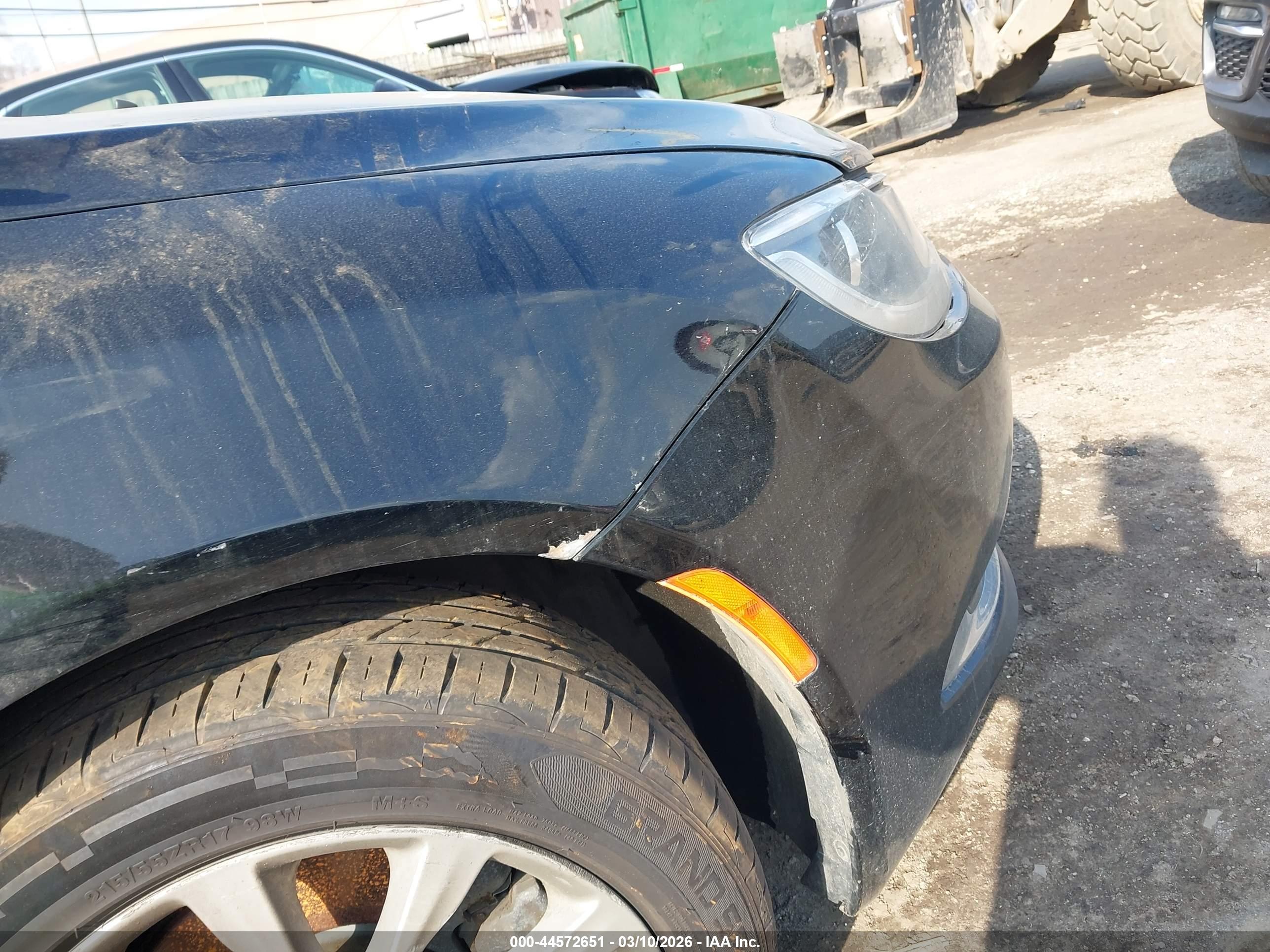 CHRYSLER 200 image 6