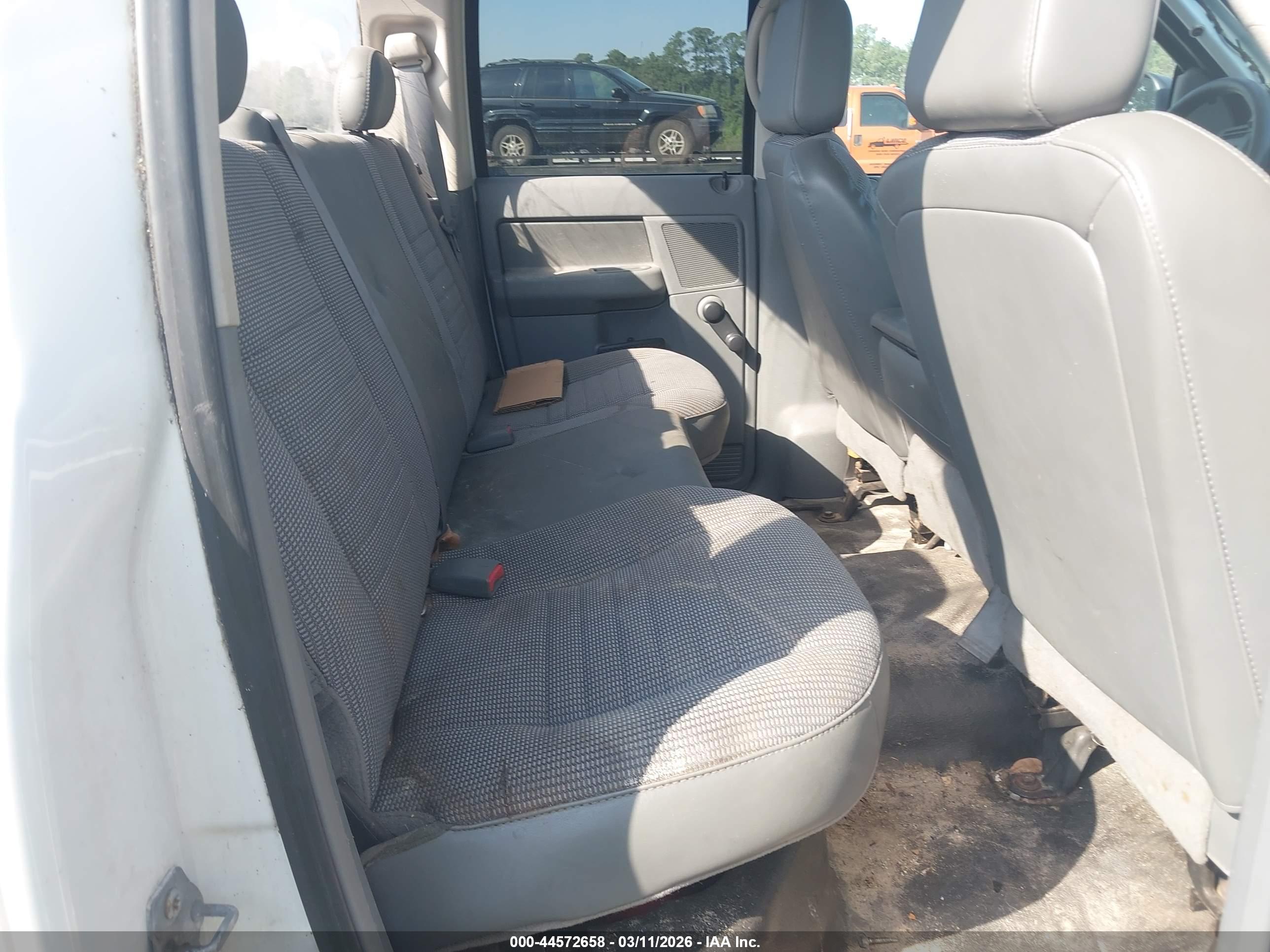 DODGE RAM image 8