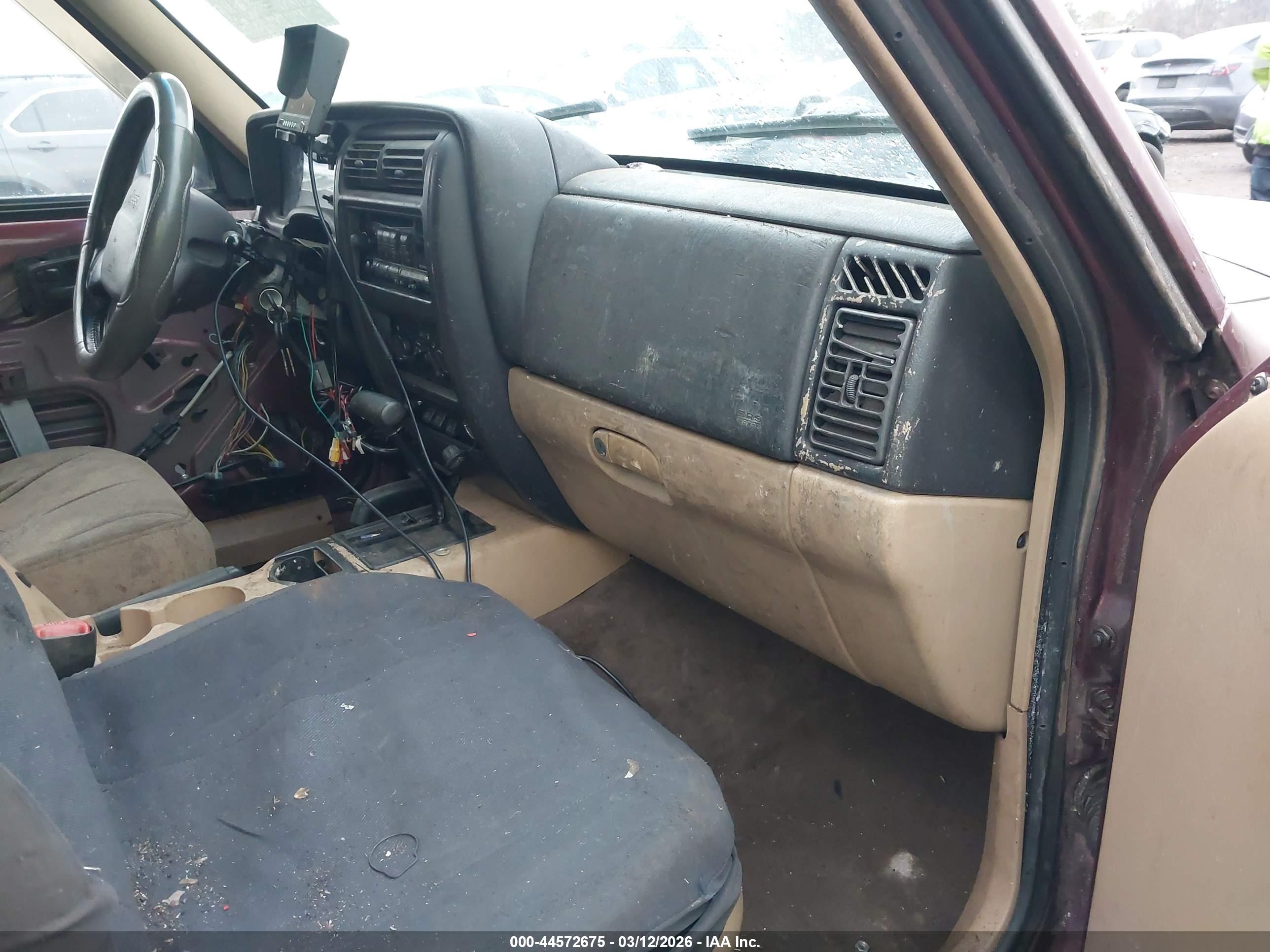 JEEP CHEROKEE image 5