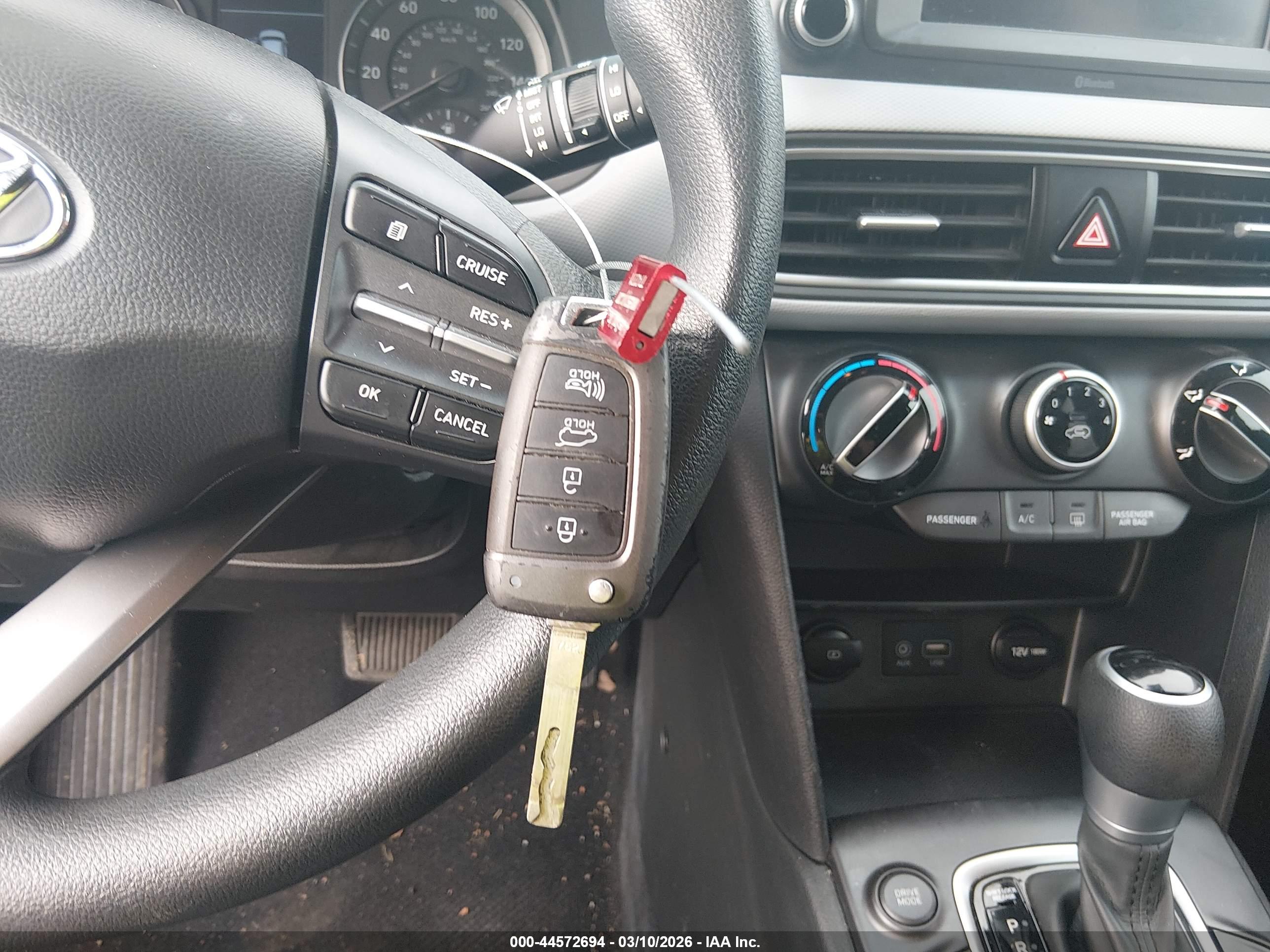 HYUNDAI KONA image 11