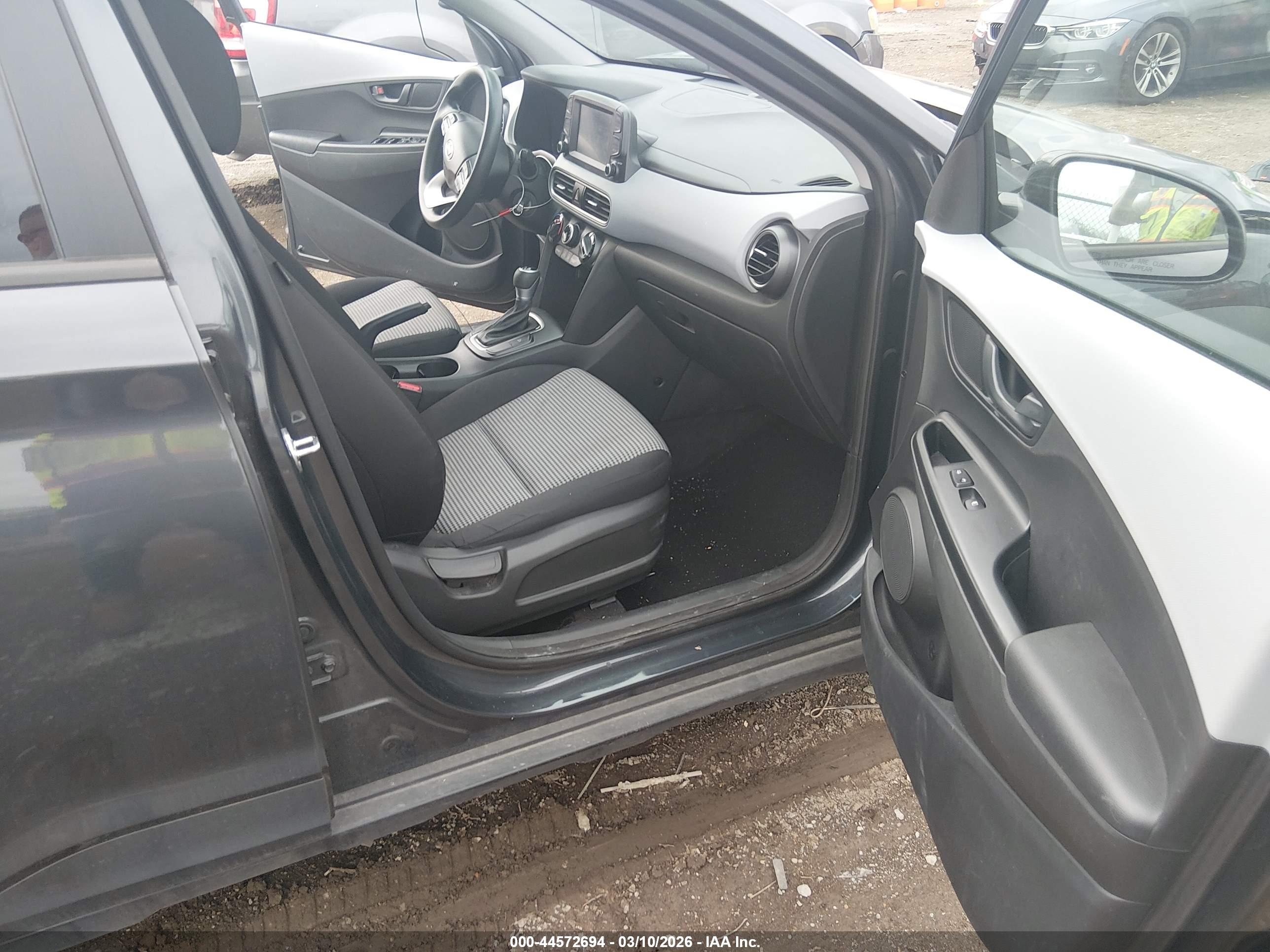 HYUNDAI KONA image 5