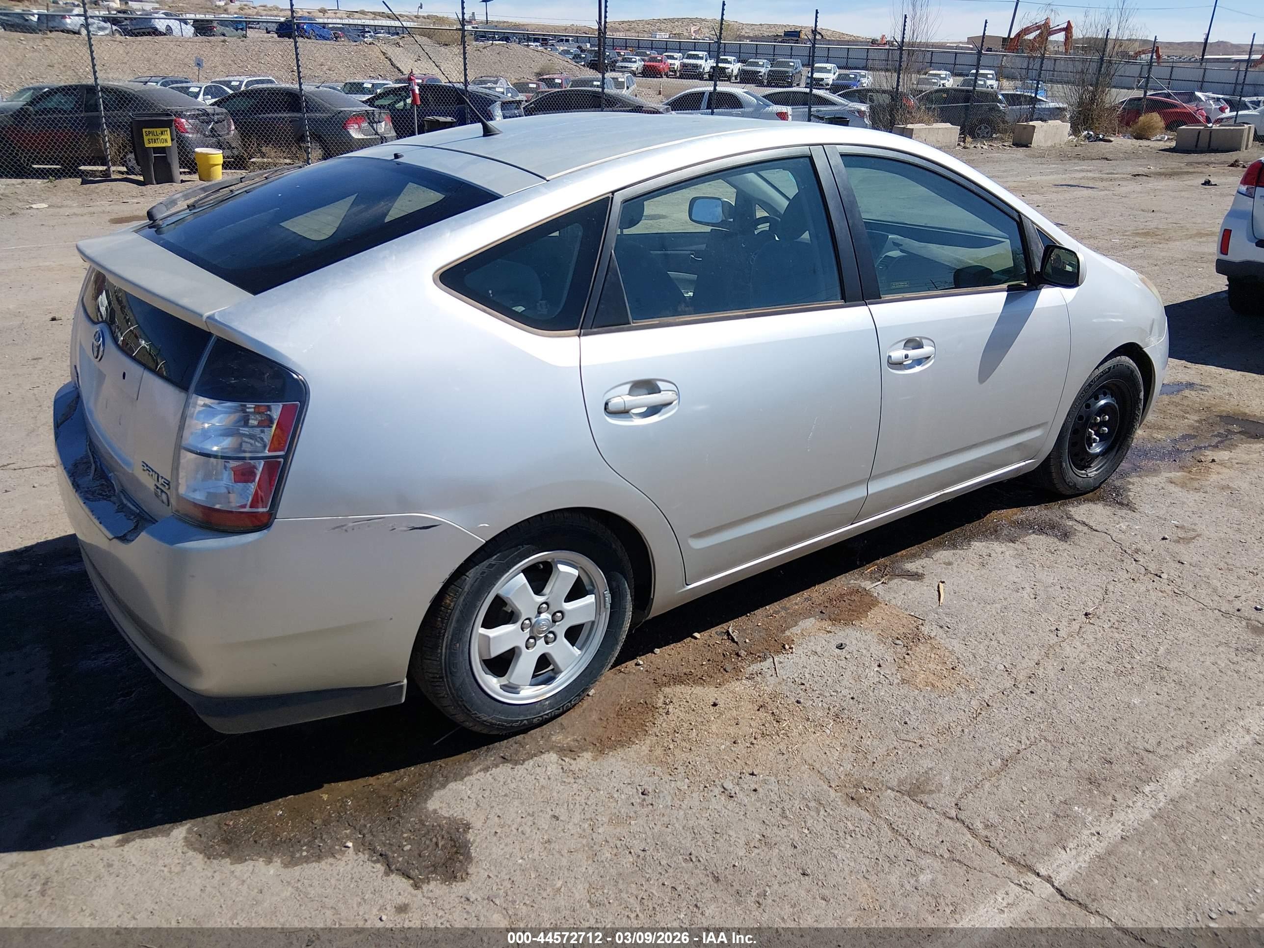 TOYOTA PRIUS image 4