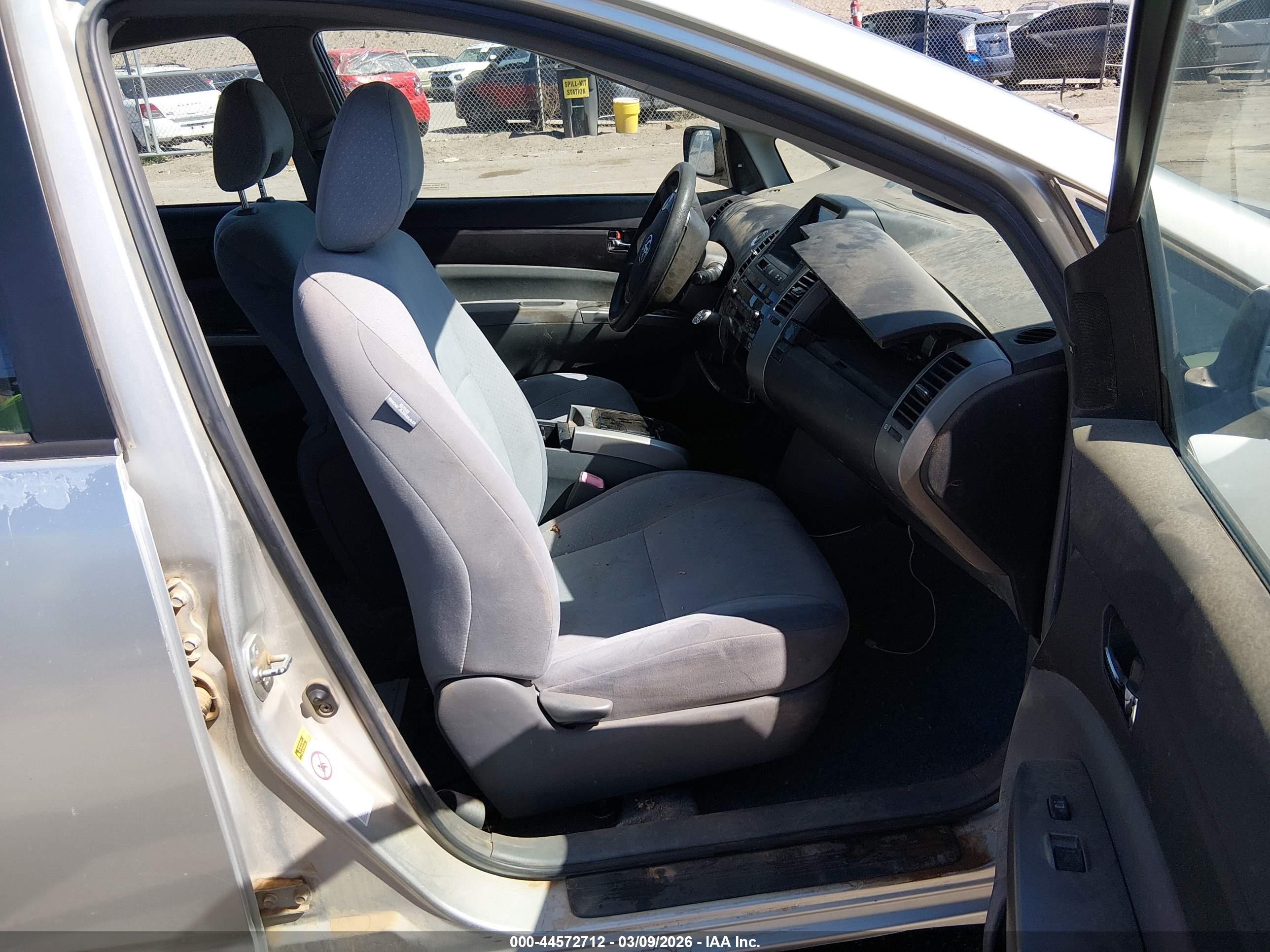 TOYOTA PRIUS image 5