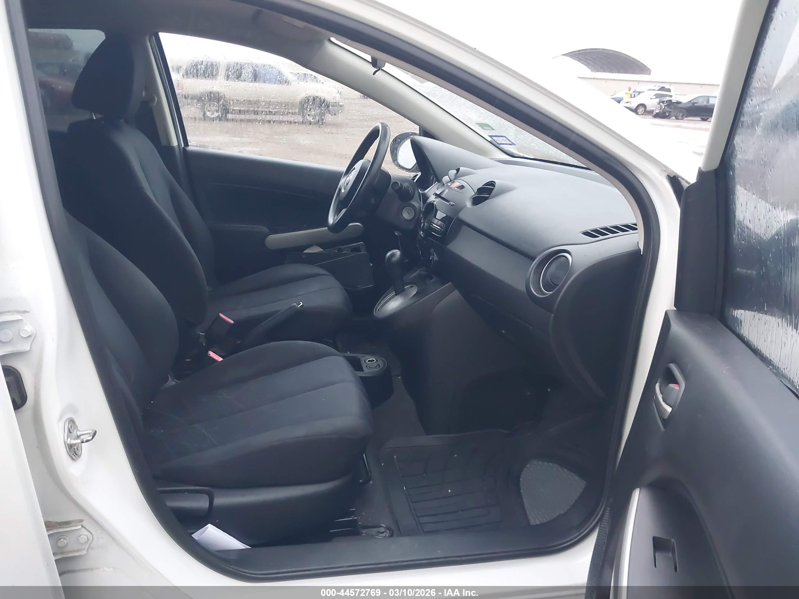 MAZDA MAZDA2 image 5