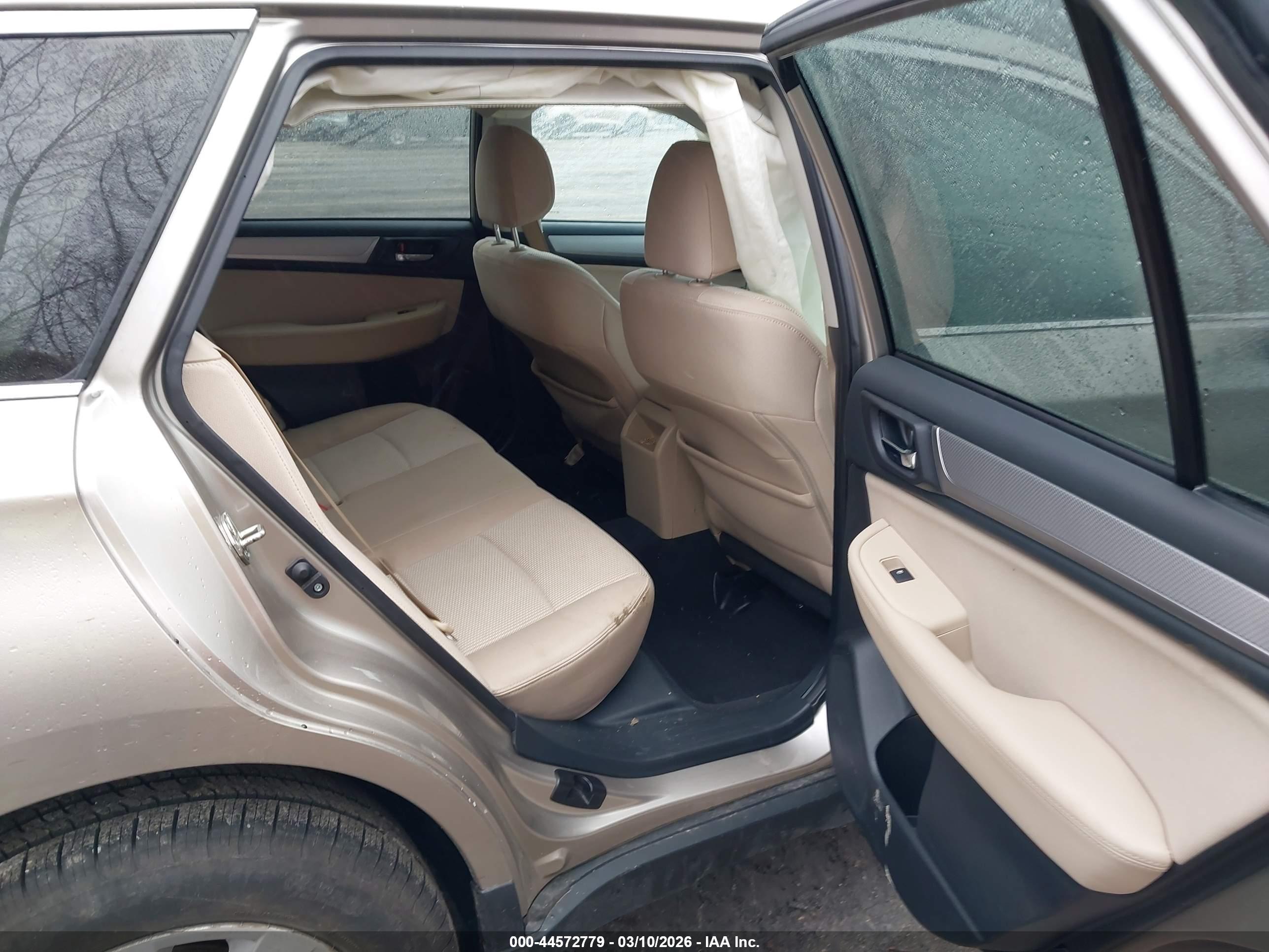 SUBARU OUTBACK image 8