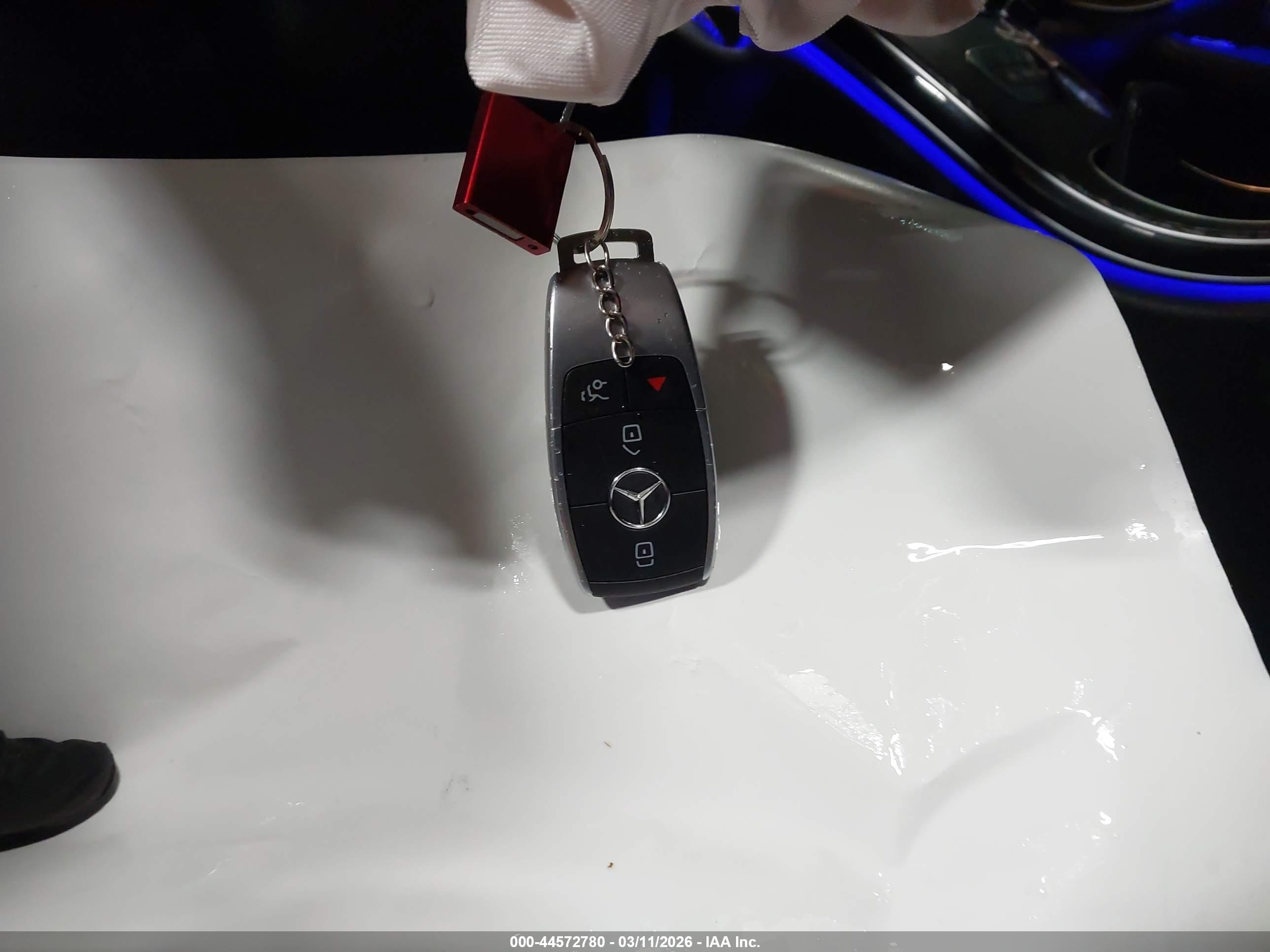MERCEDES-BENZ C image 11
