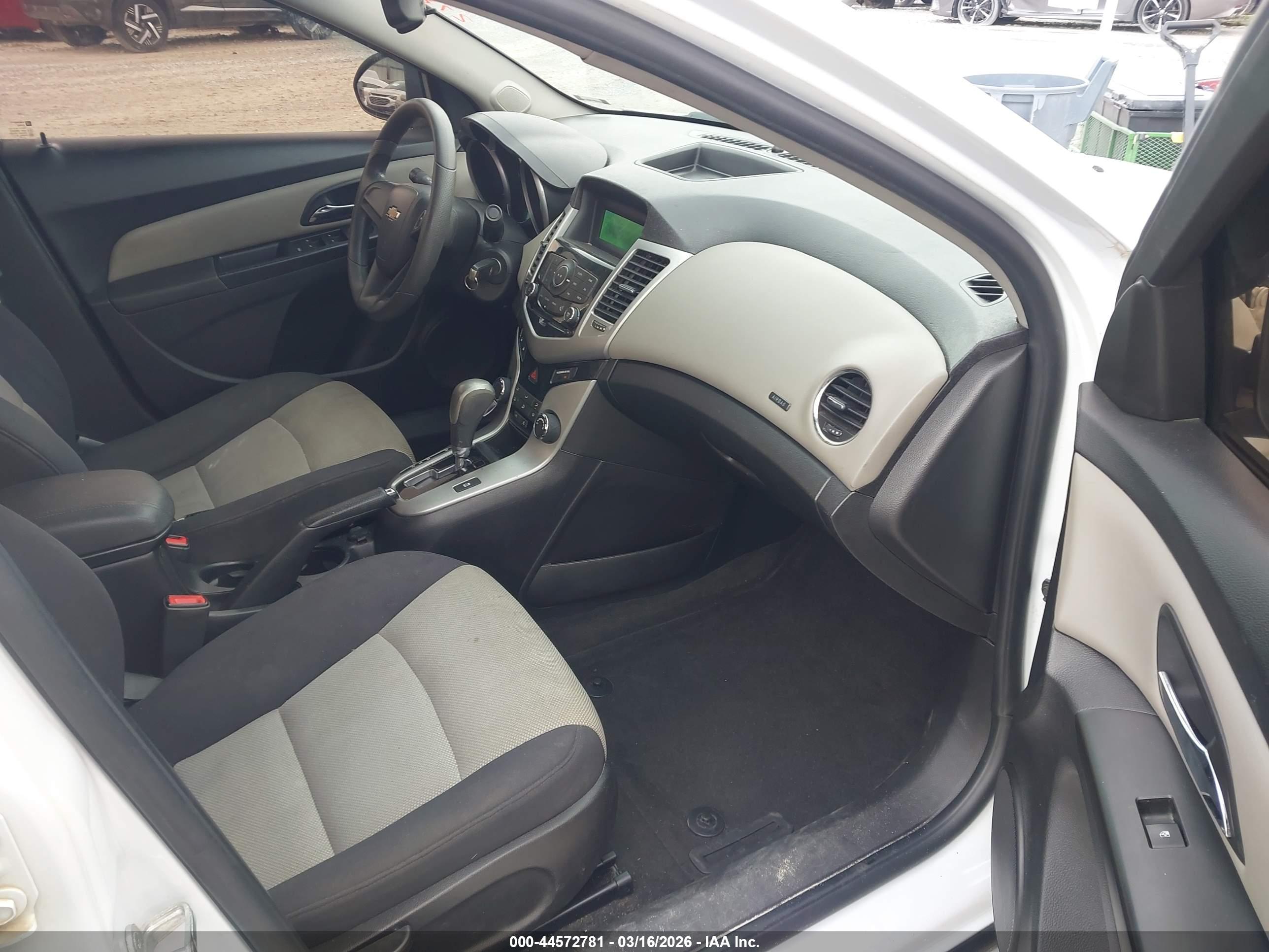 CHEVROLET CRUZE image 5