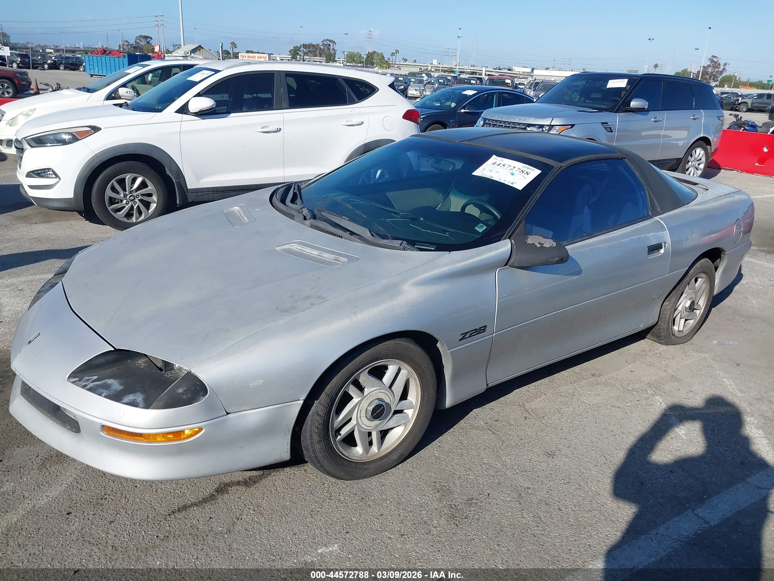 CHEVROLET CAMARO image 6