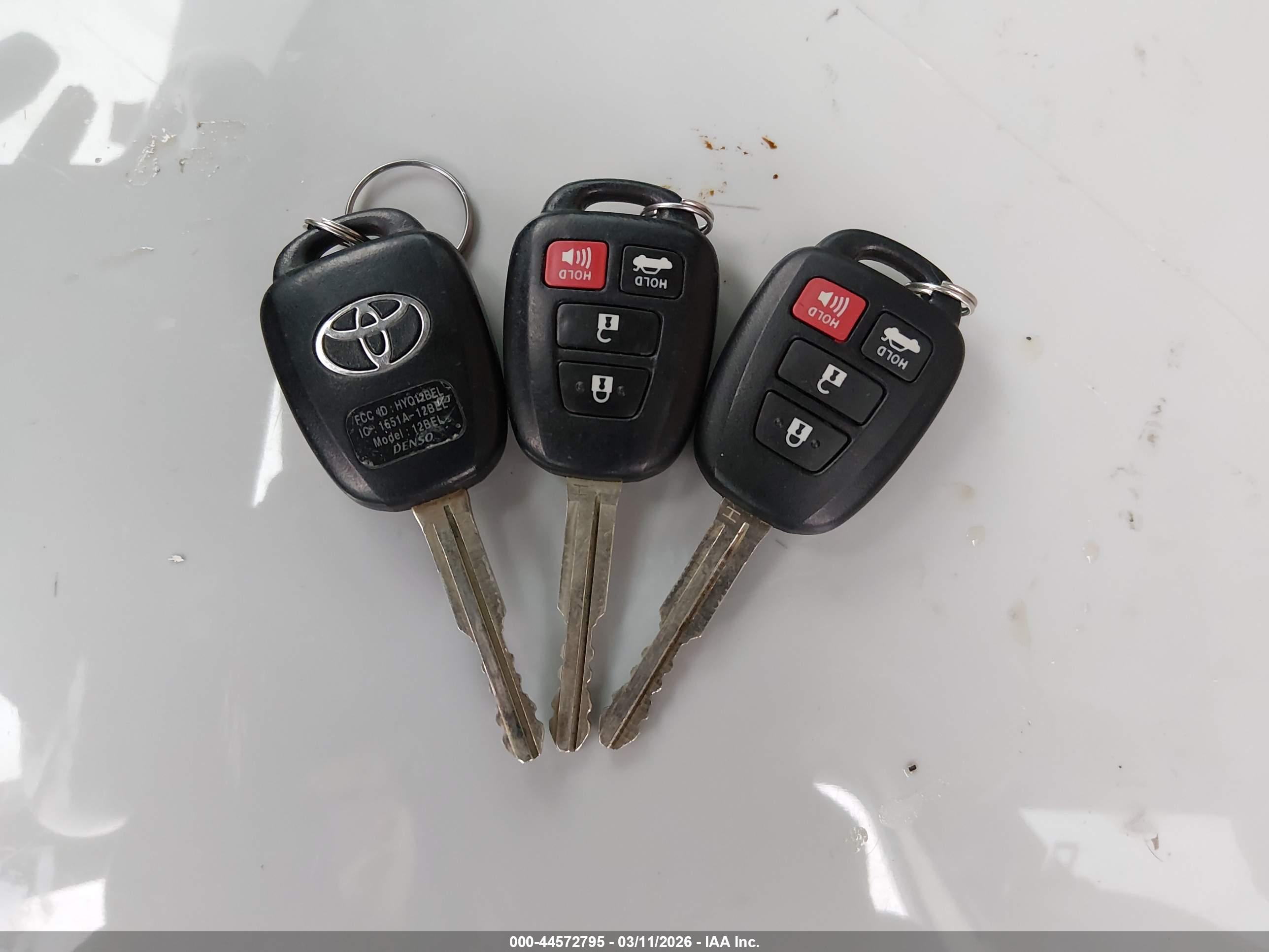 TOYOTA COROLLA image 11