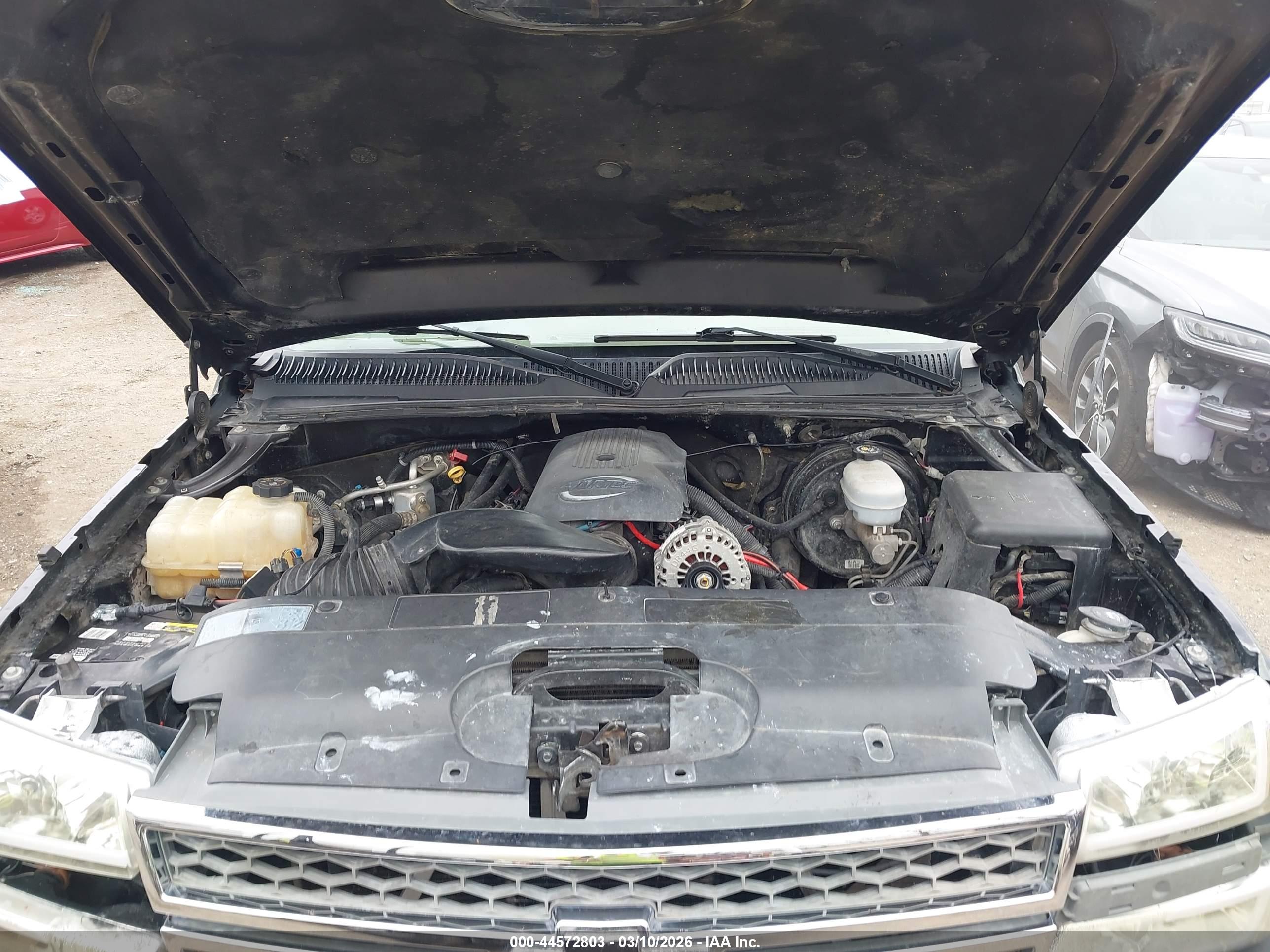 CHEVROLET SILVERADO image 10