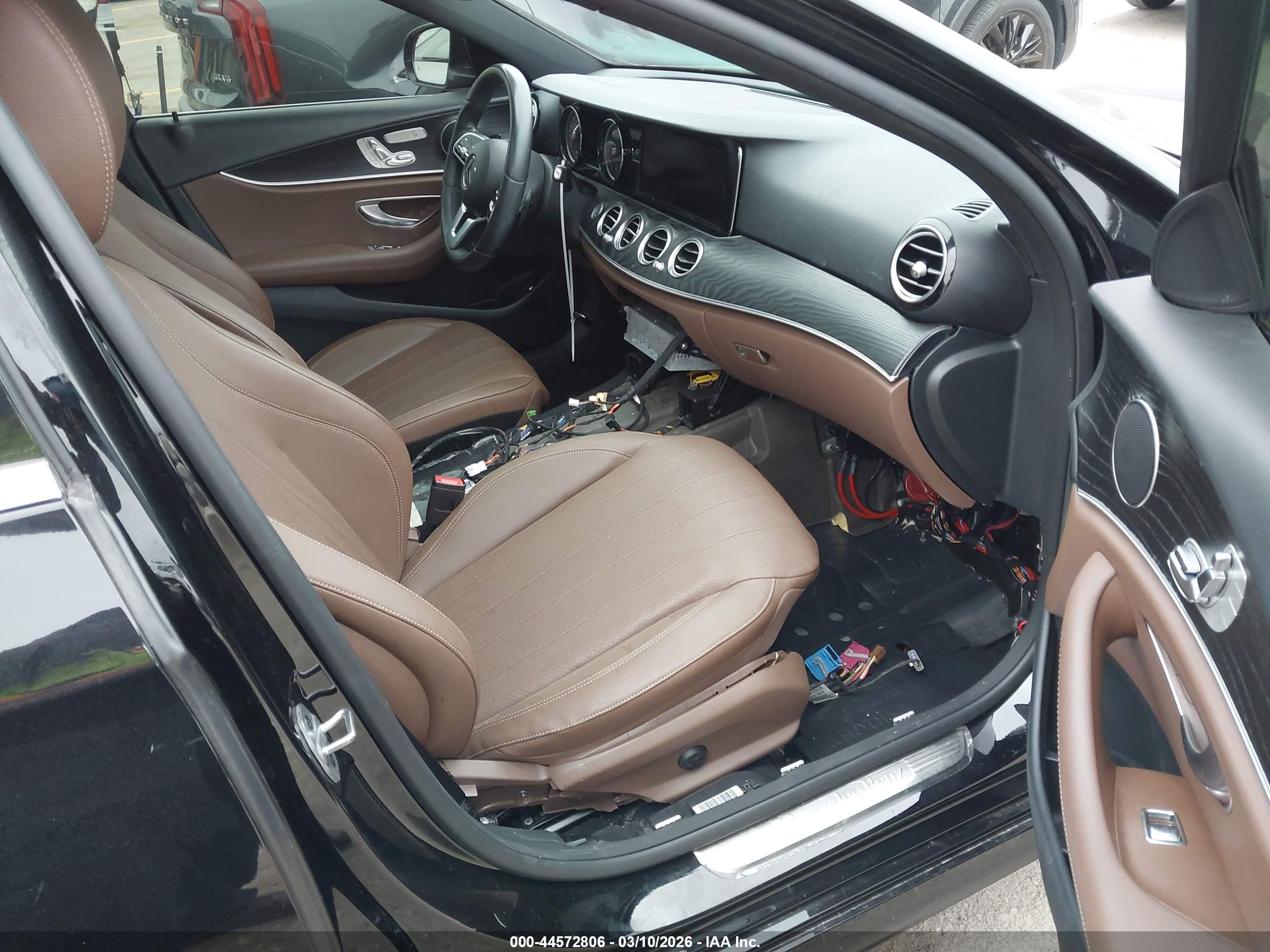 MERCEDES-BENZ E image 5