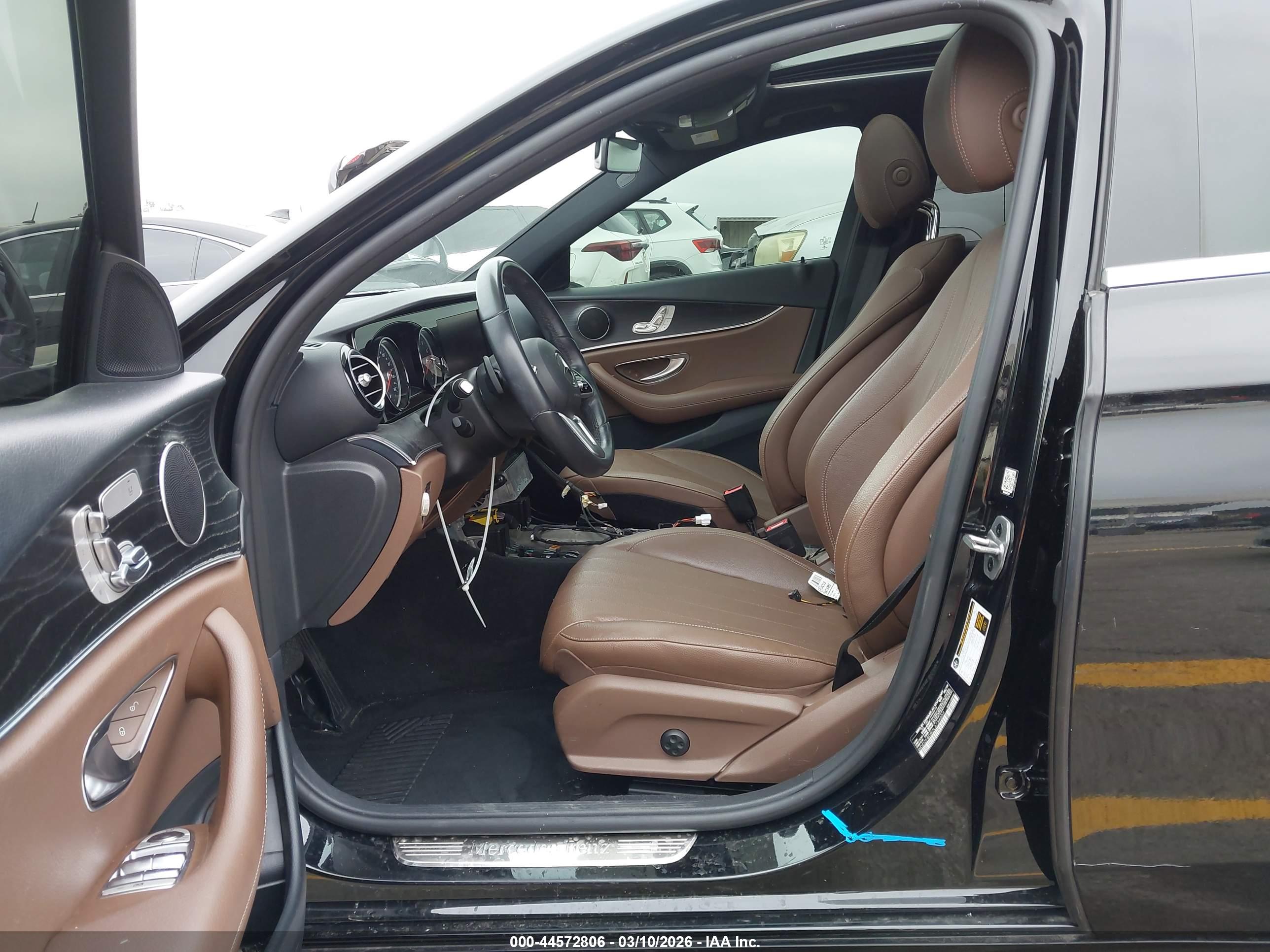 MERCEDES-BENZ E image 6
