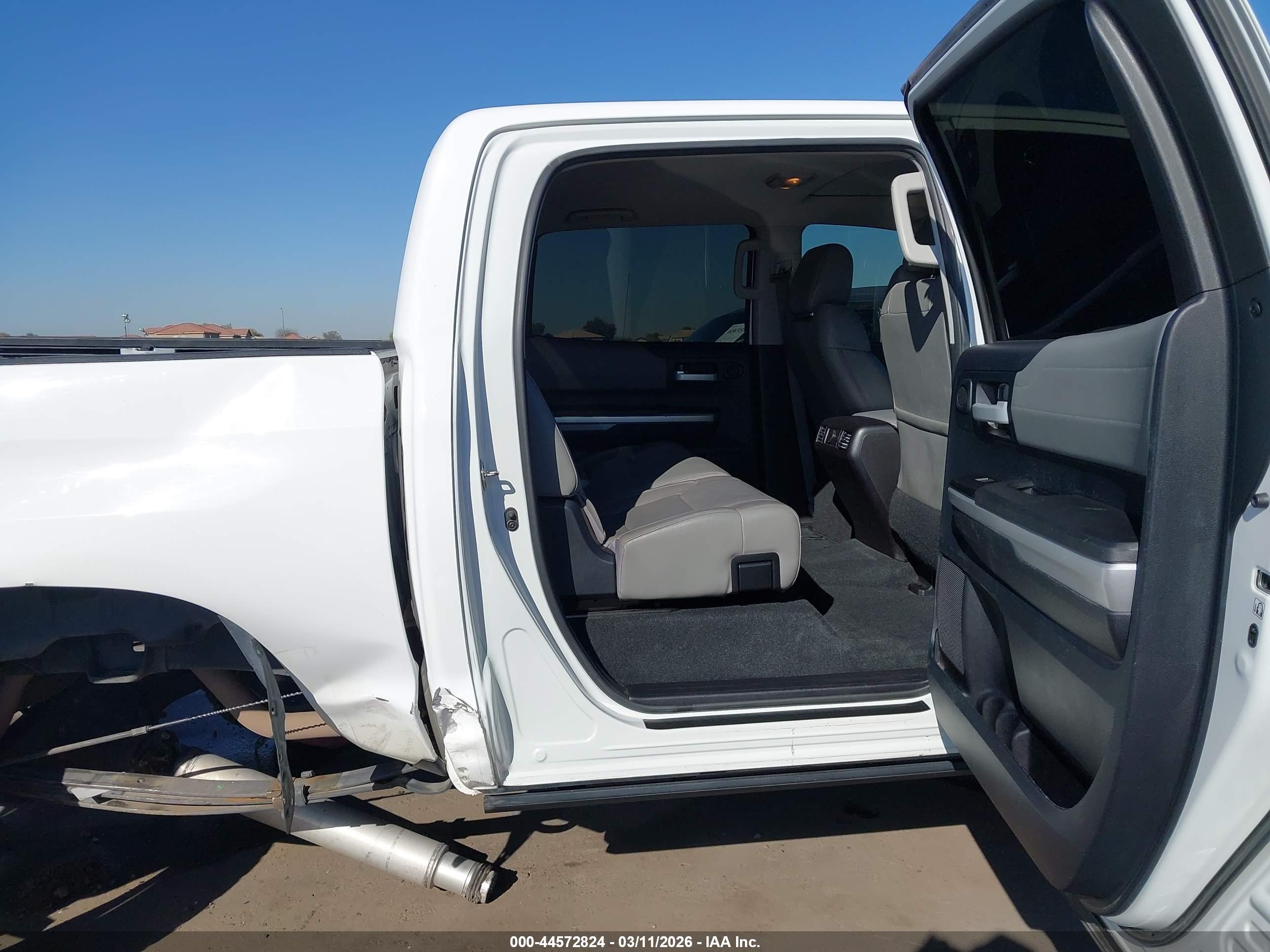 TOYOTA TUNDRA image 8