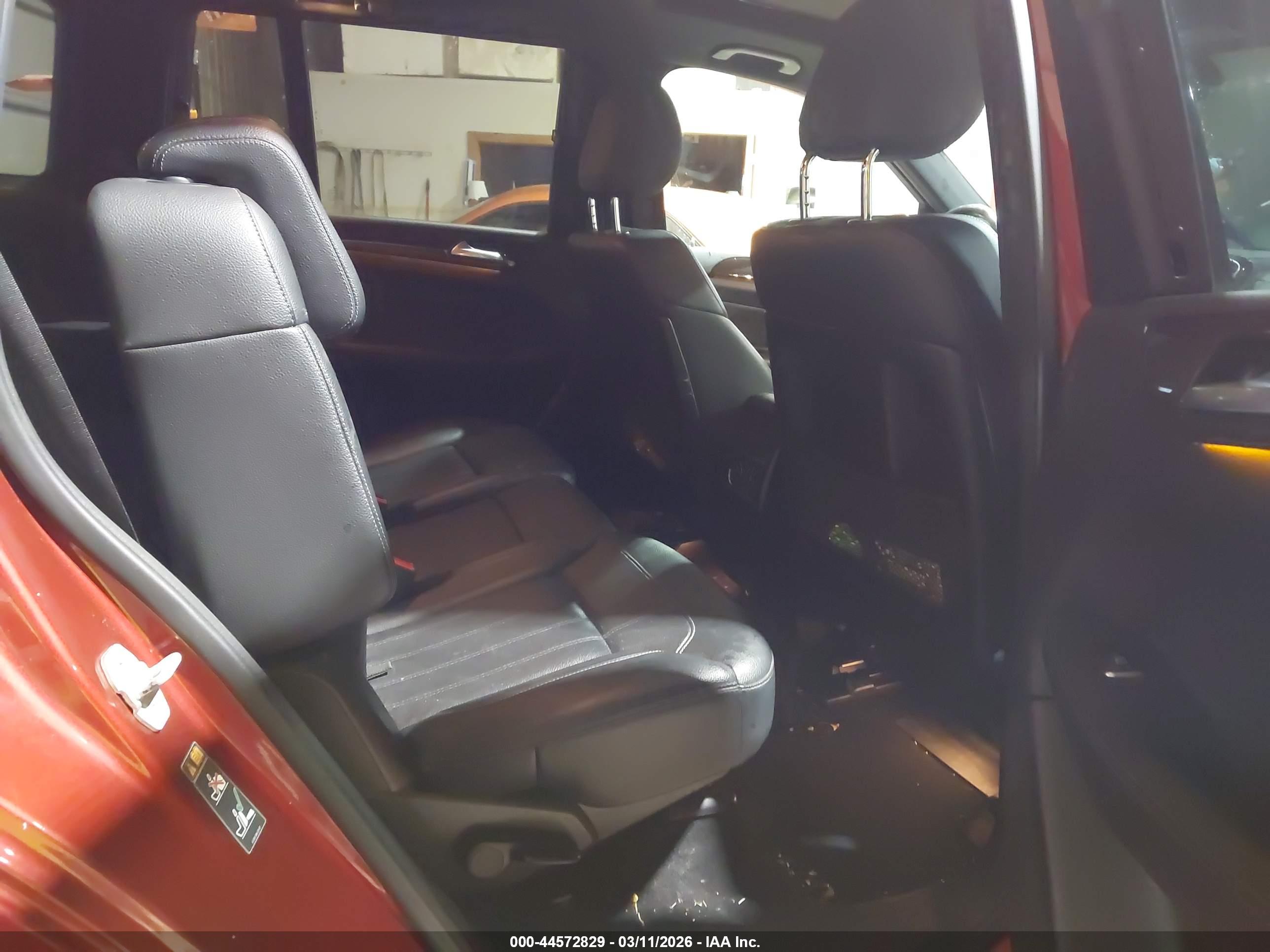 MERCEDES-BENZ GLS image 8