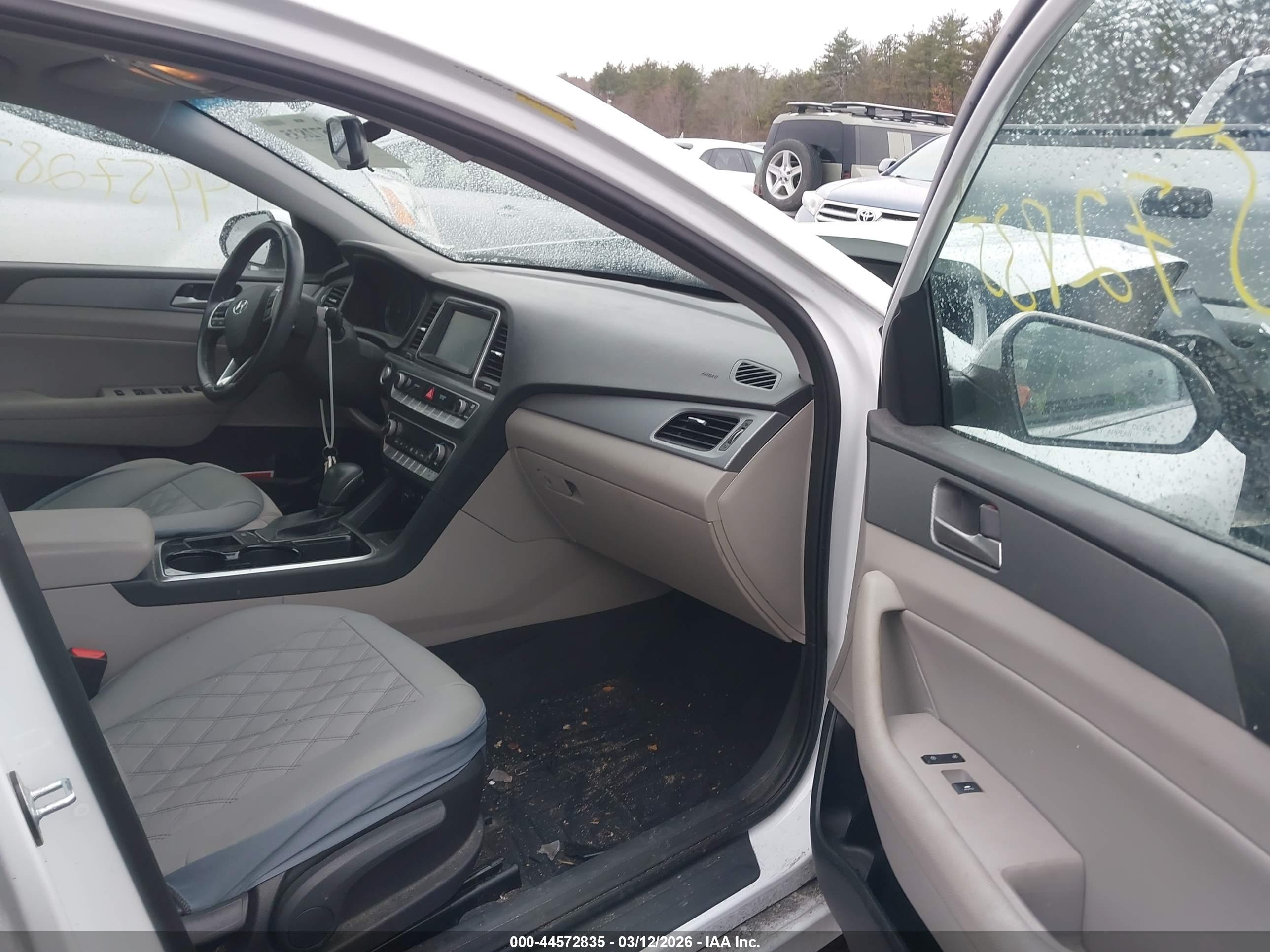 HYUNDAI SONATA image 5