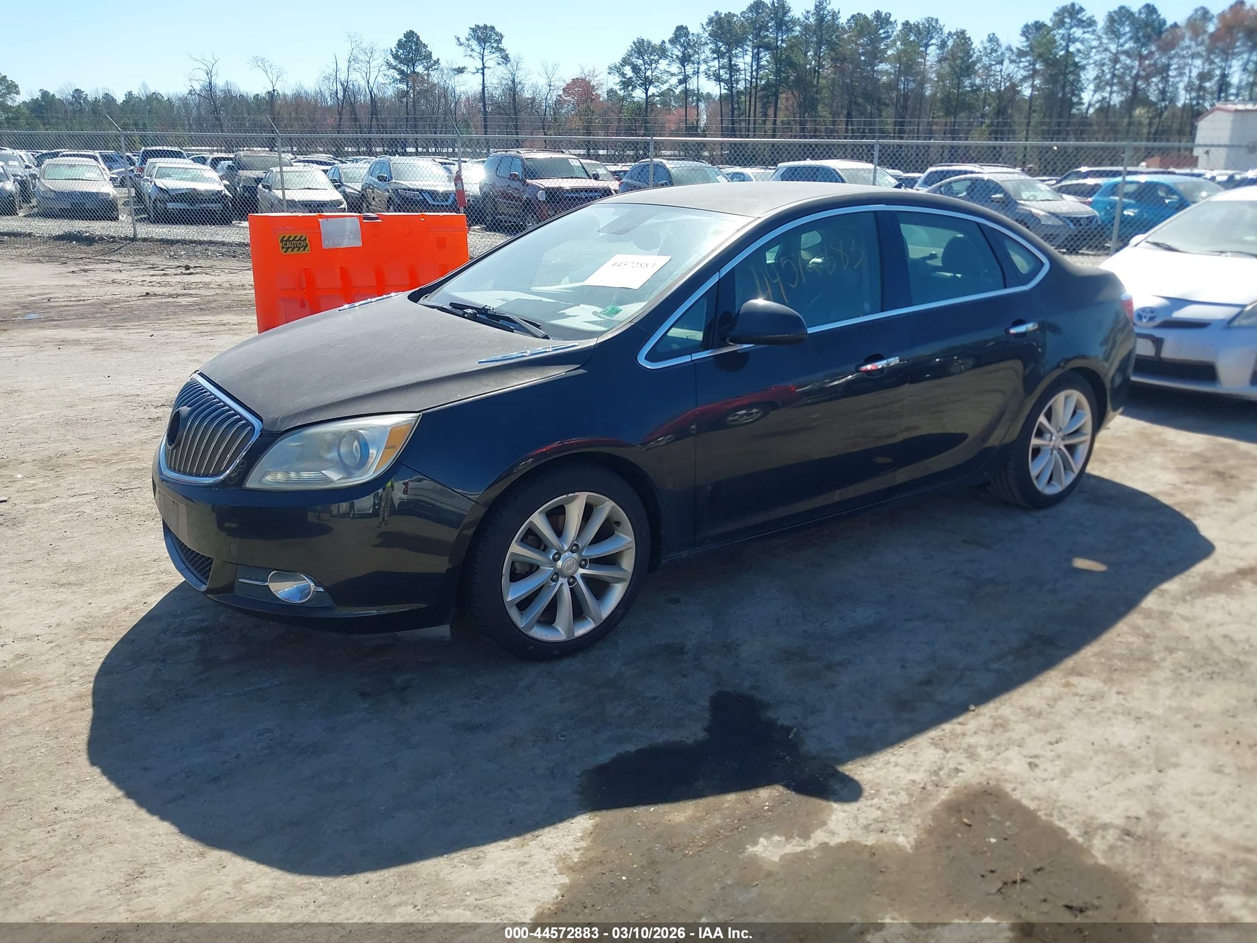 BUICK VERANO image 2