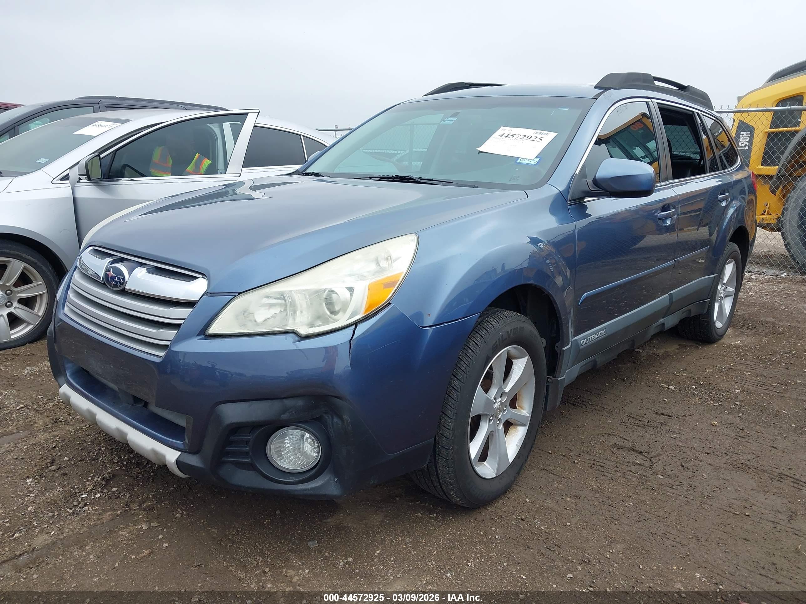 SUBARU OUTBACK image 2