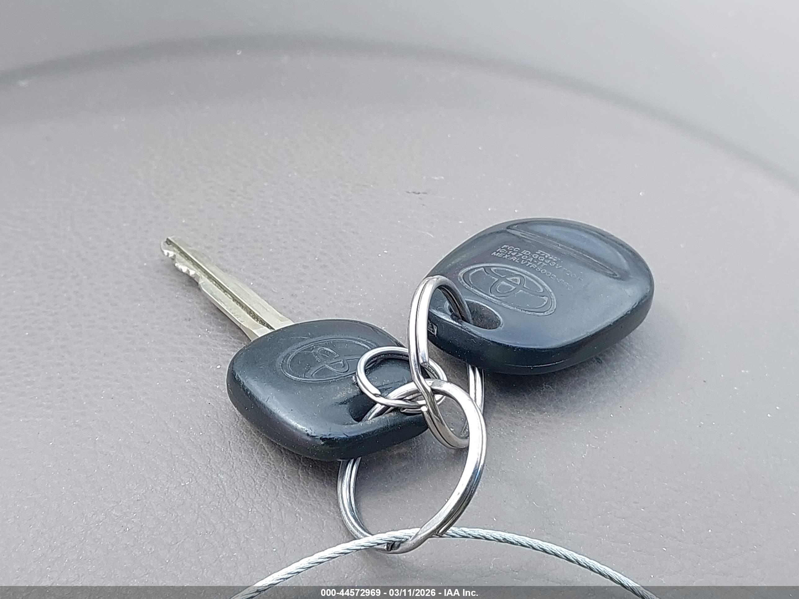 TOYOTA SIENNA image 11