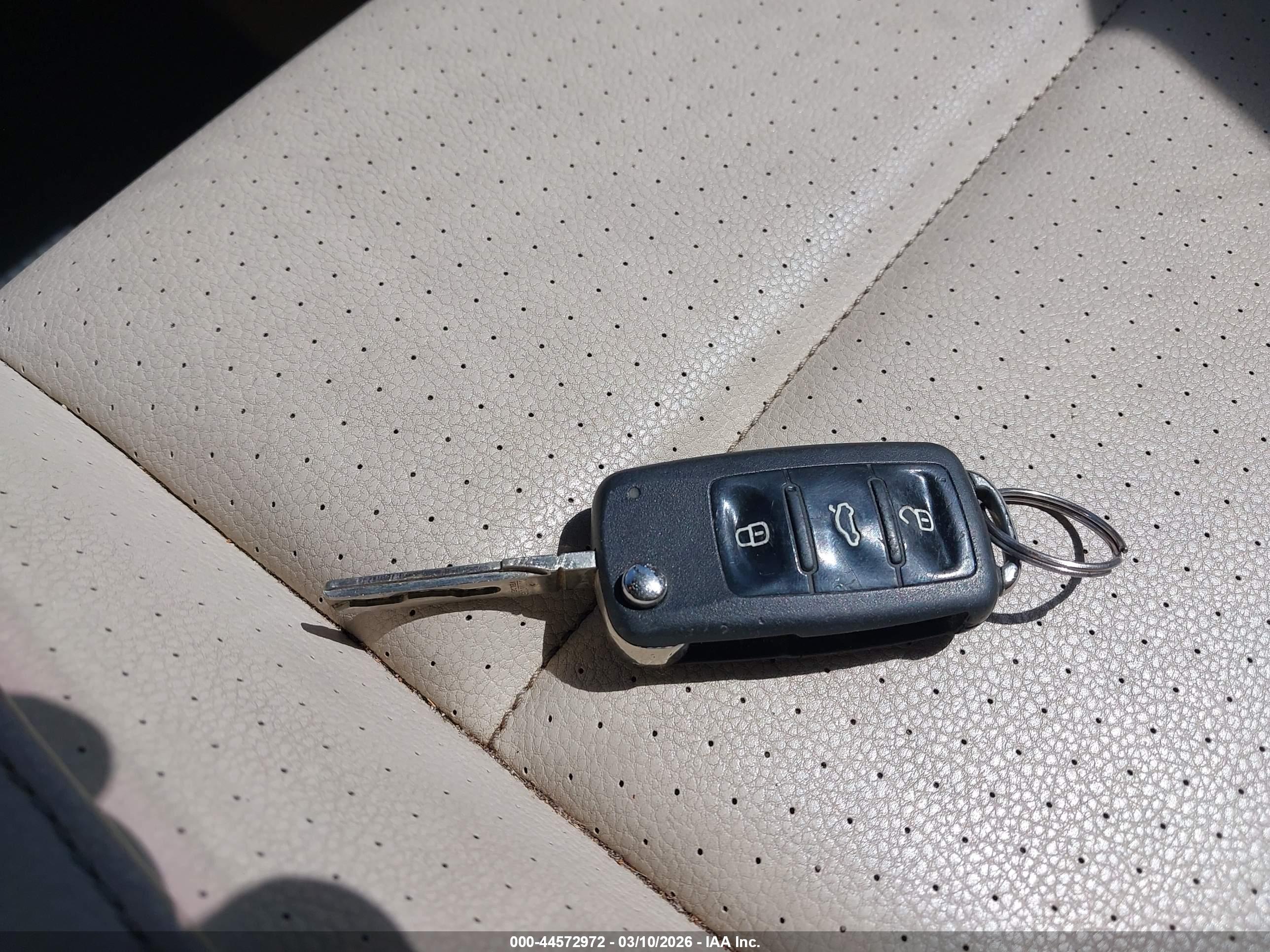 VOLKSWAGEN EOS image 11