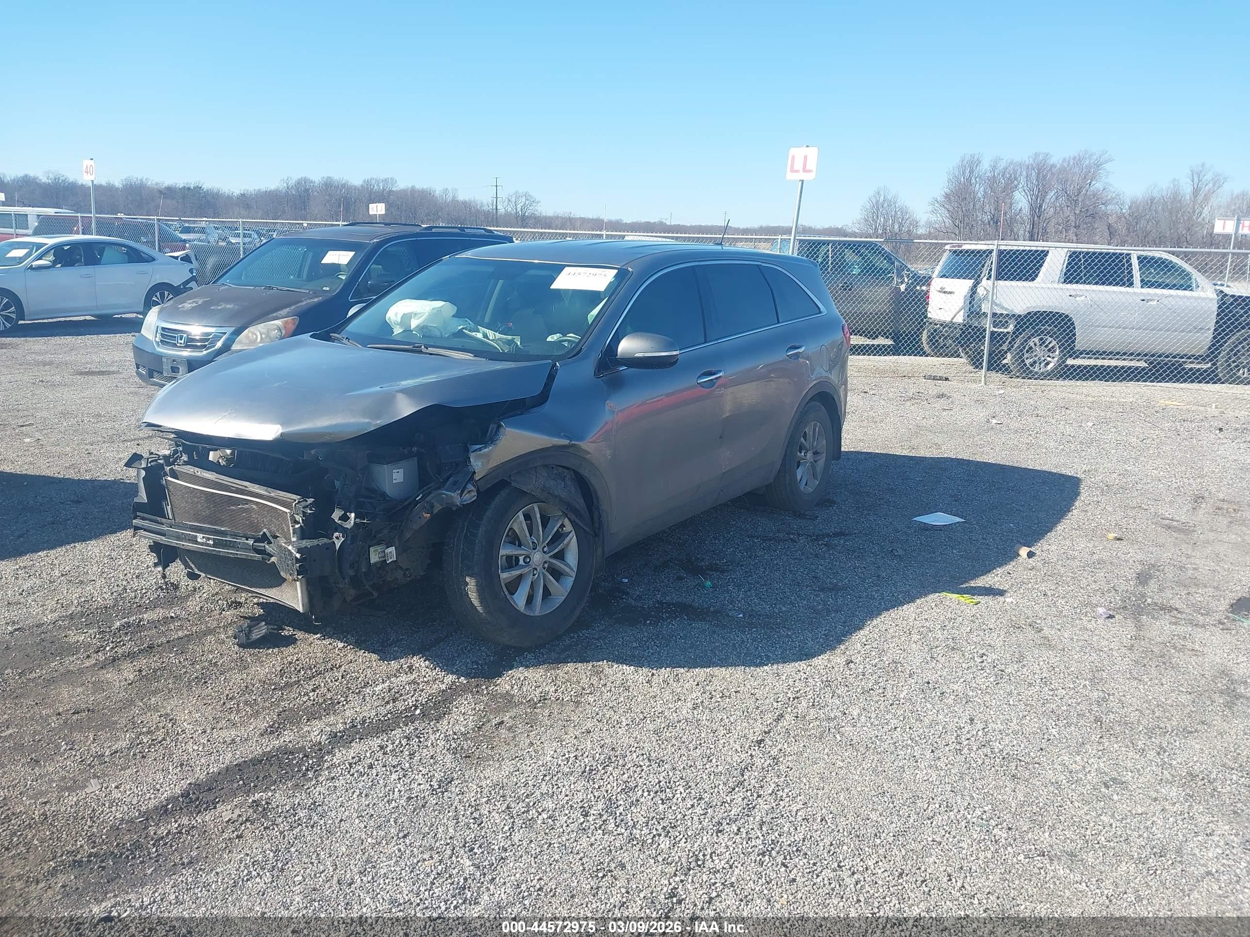 KIA SORENTO image 2