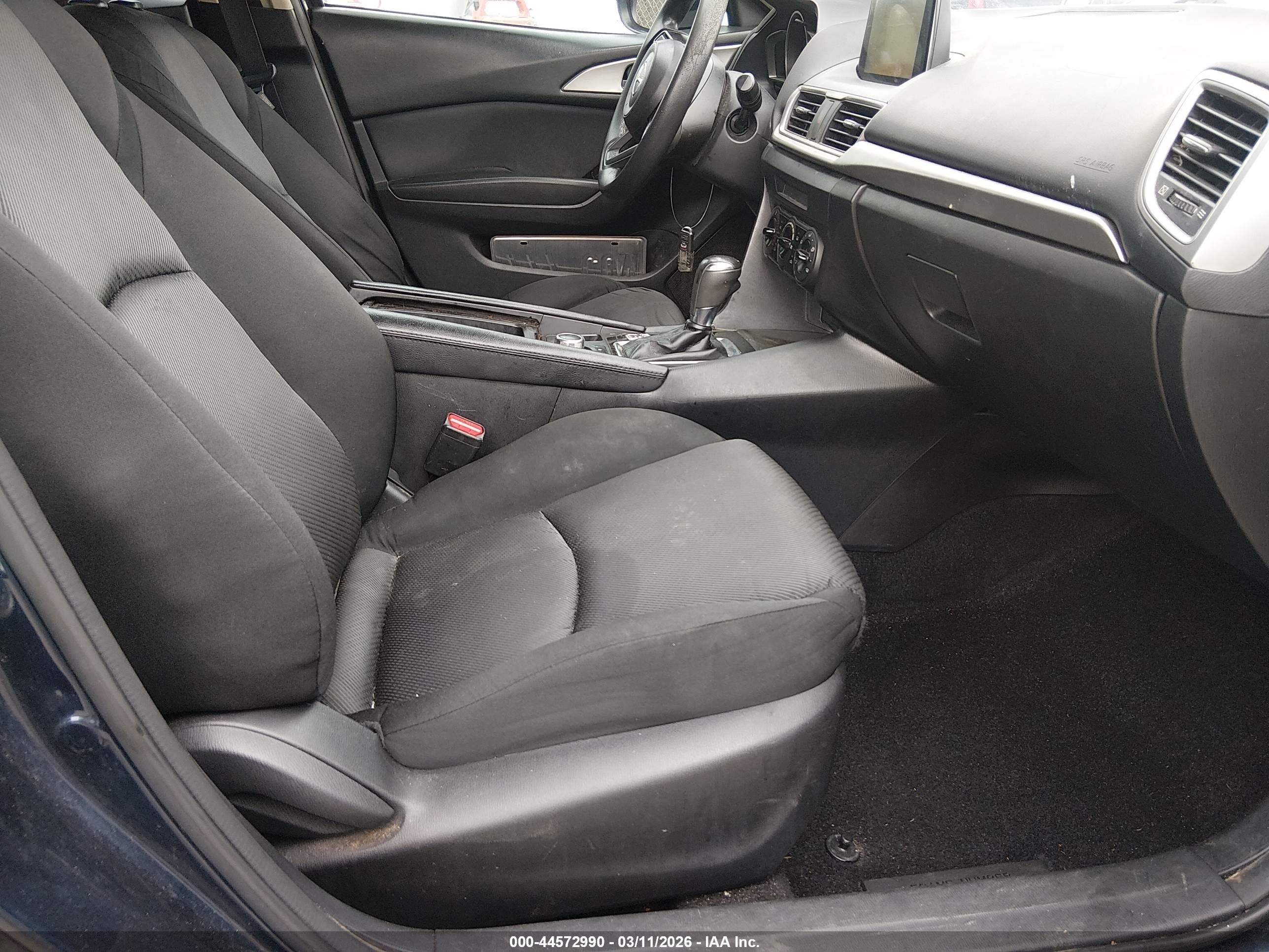 MAZDA MAZDA3 image 5