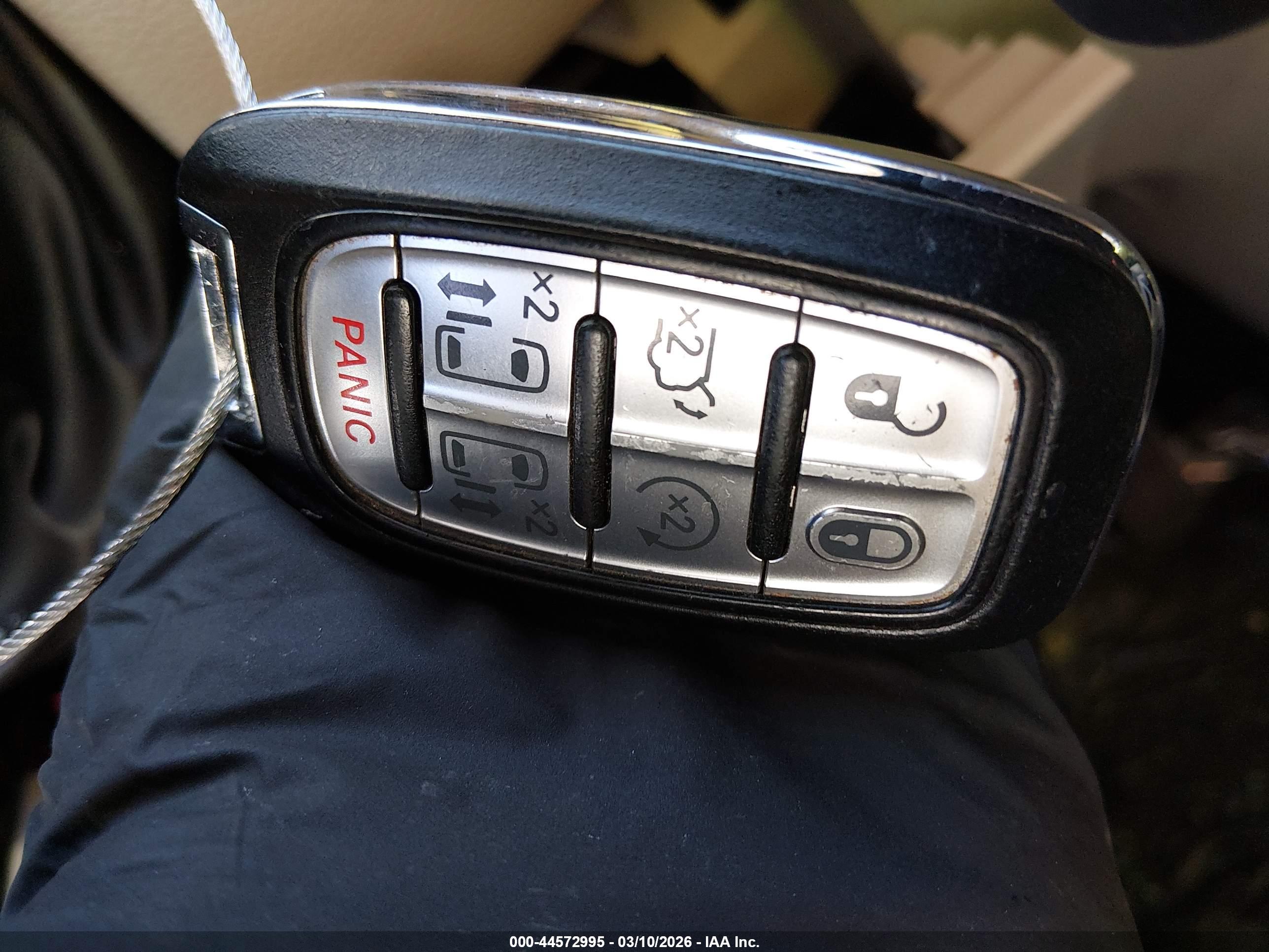 CHRYSLER PACIFICA image 11