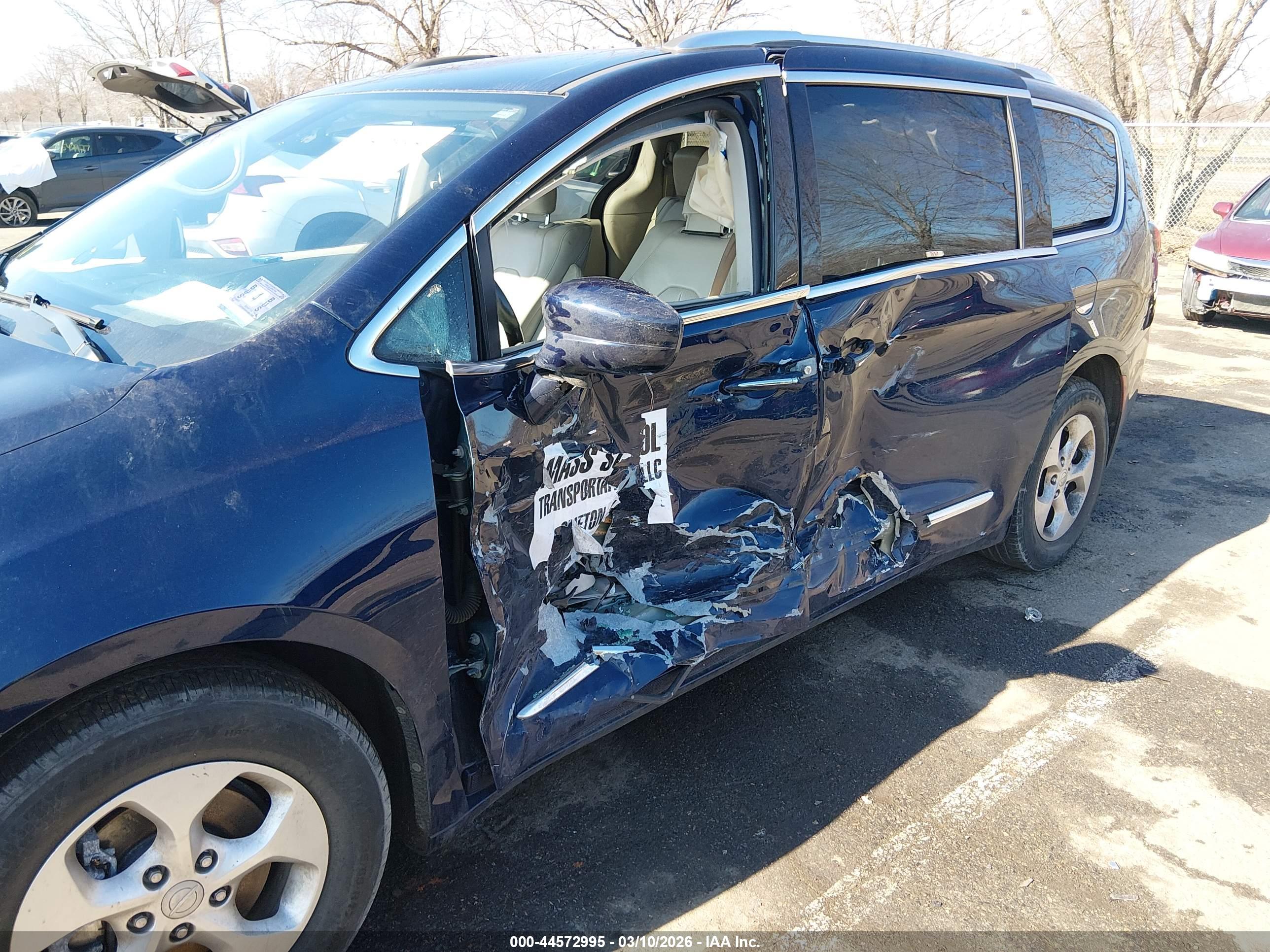 CHRYSLER PACIFICA image 6