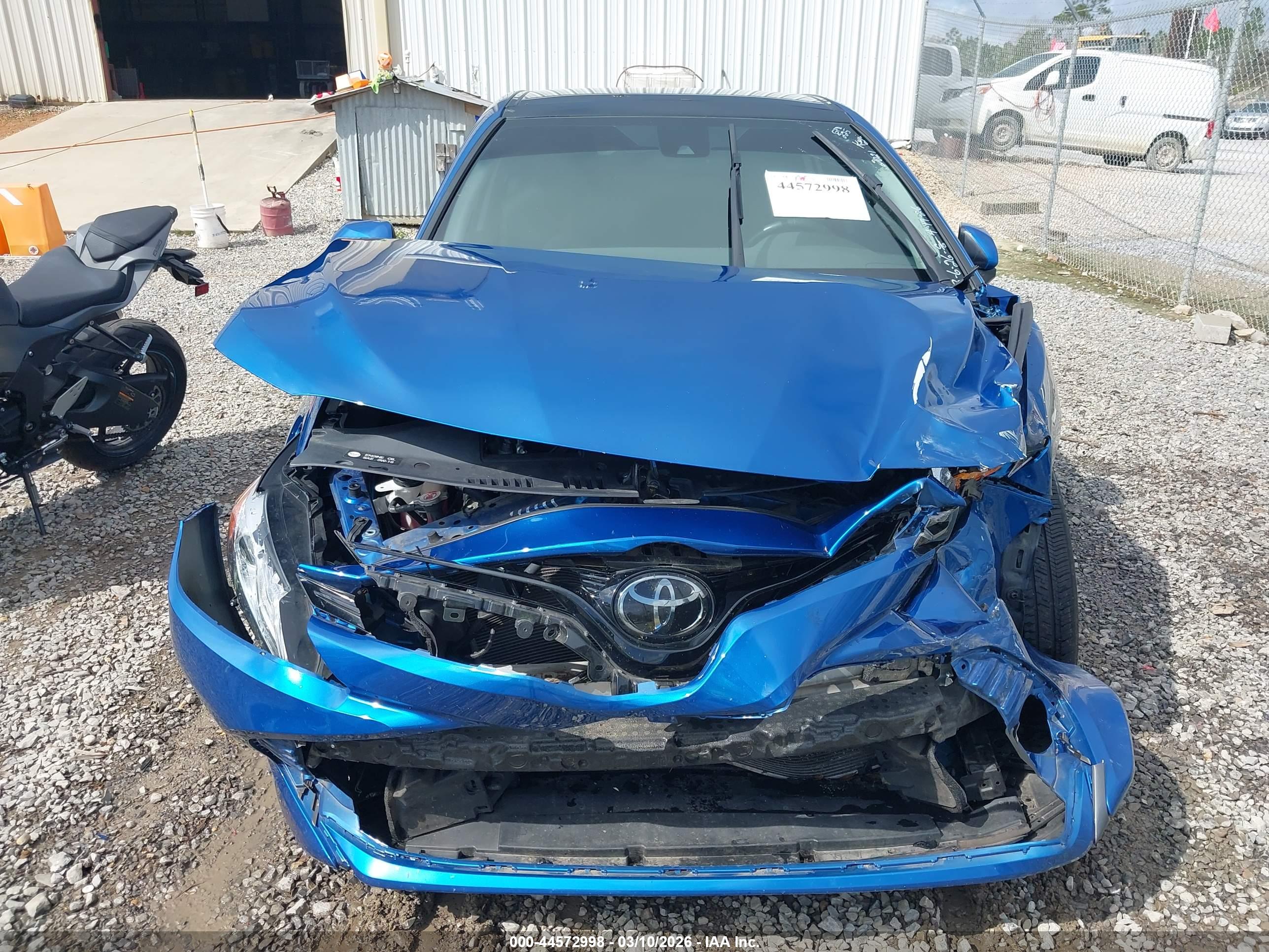 TOYOTA CAMRY image 6
