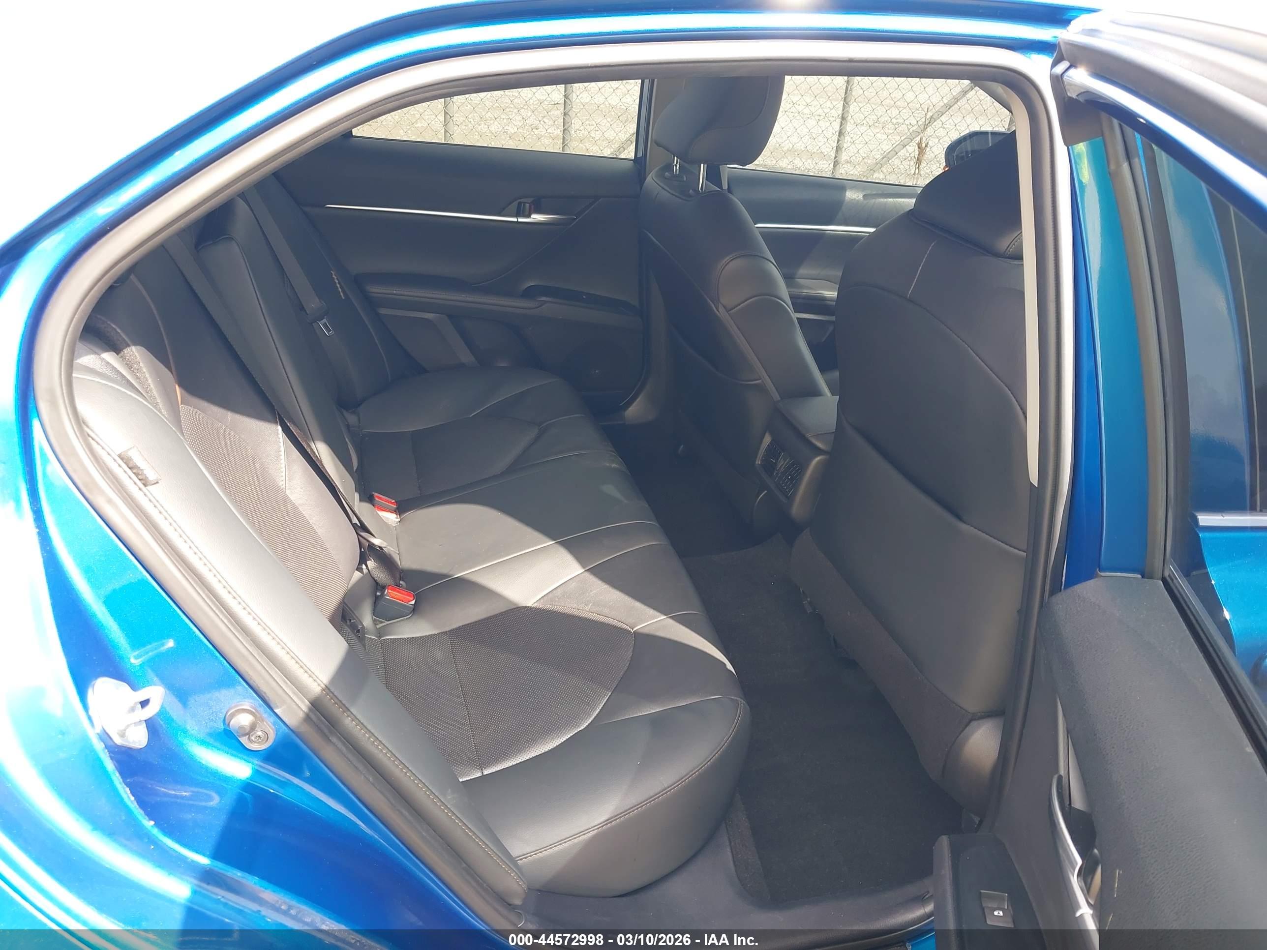 TOYOTA CAMRY image 8