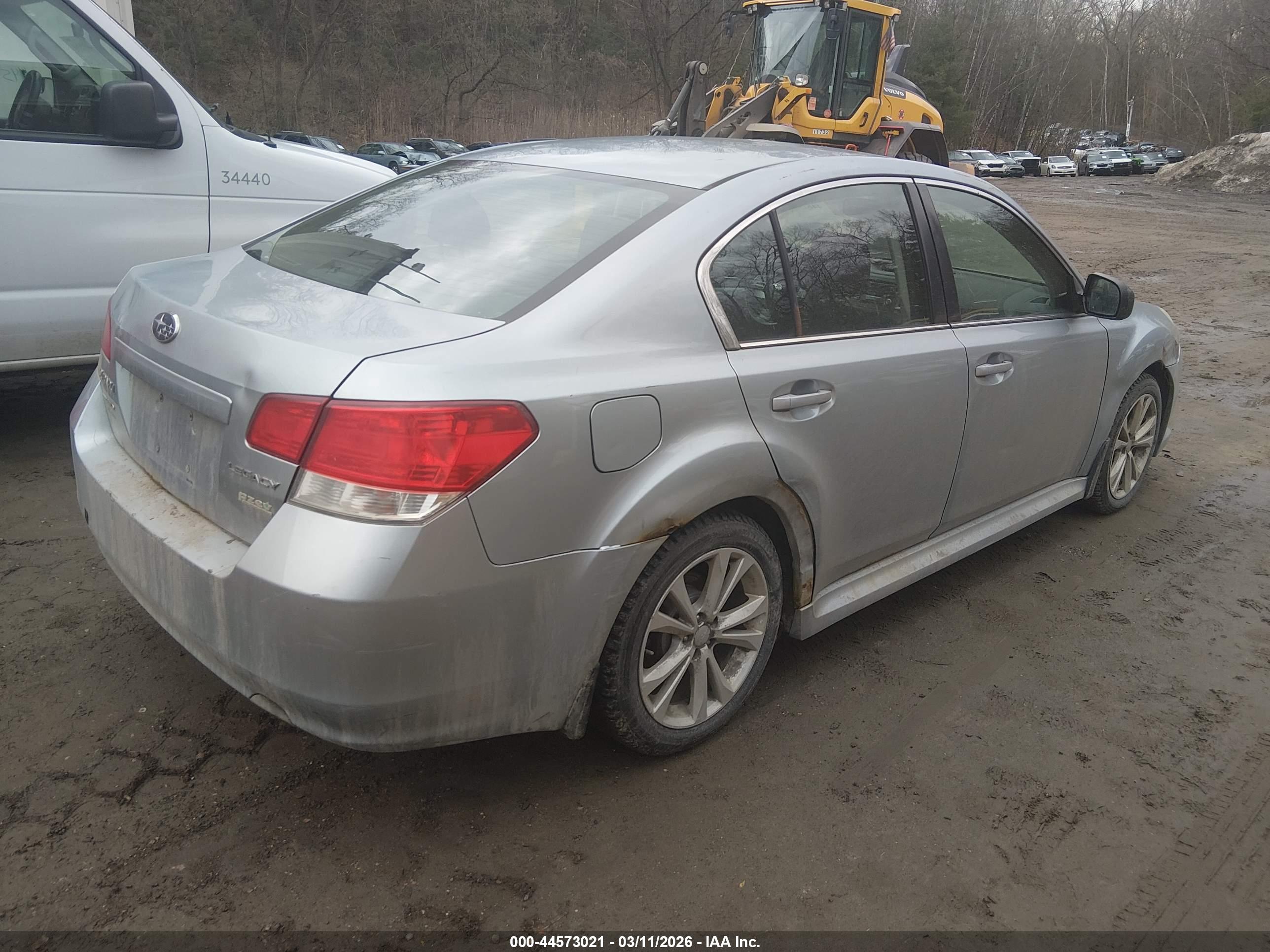 SUBARU LEGACY image 4