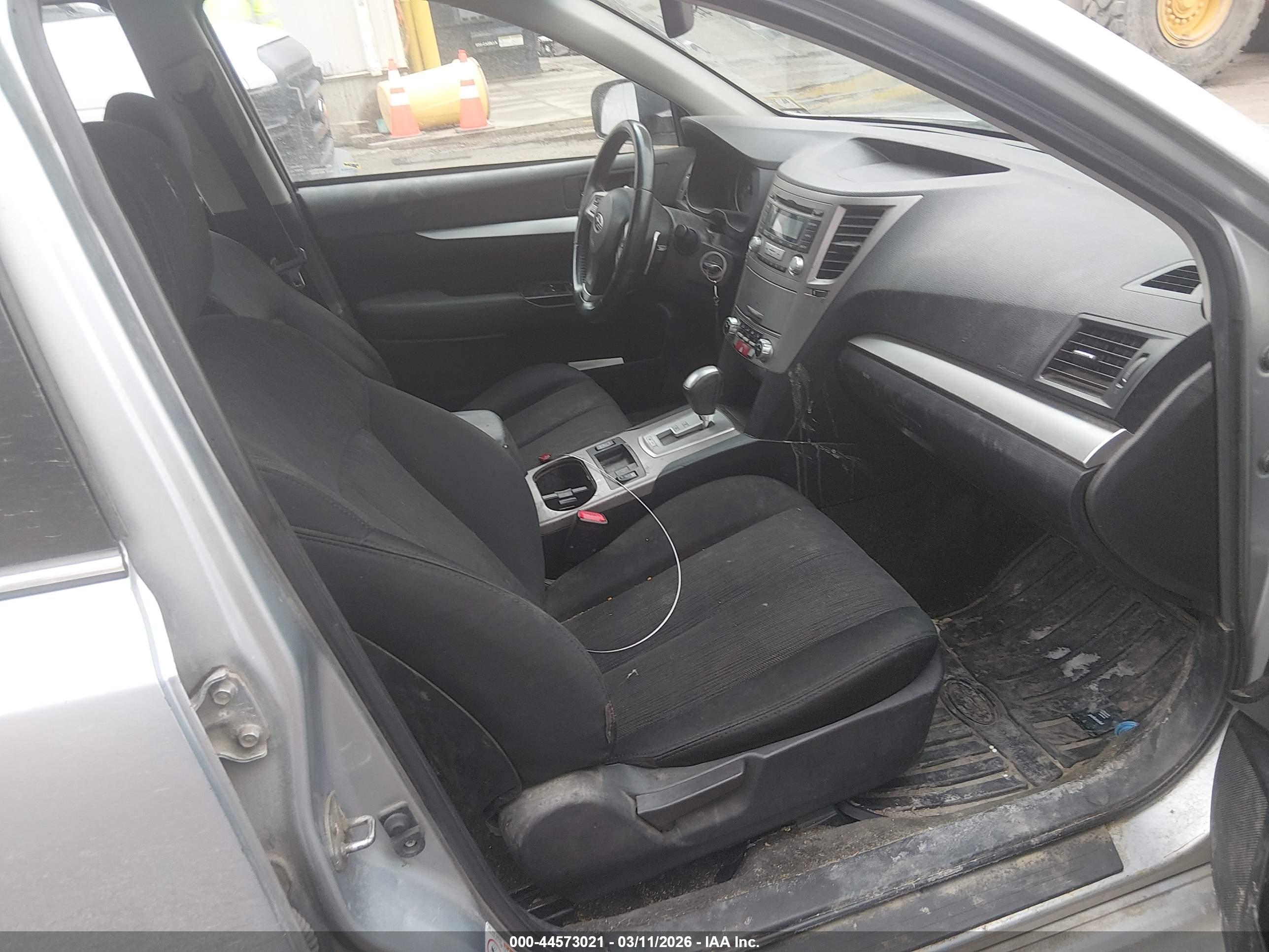 SUBARU LEGACY image 5