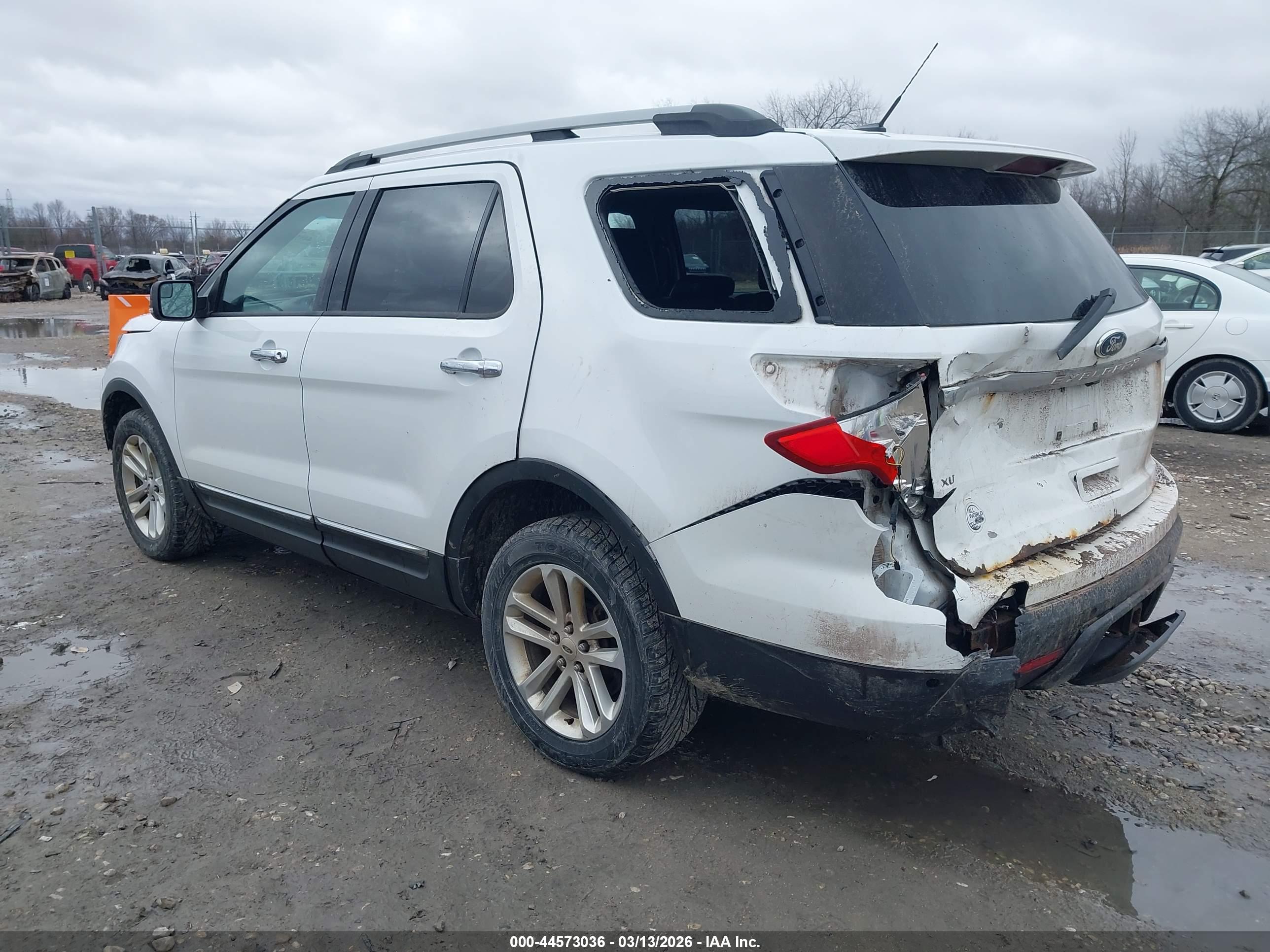 FORD EXPLORER image 3