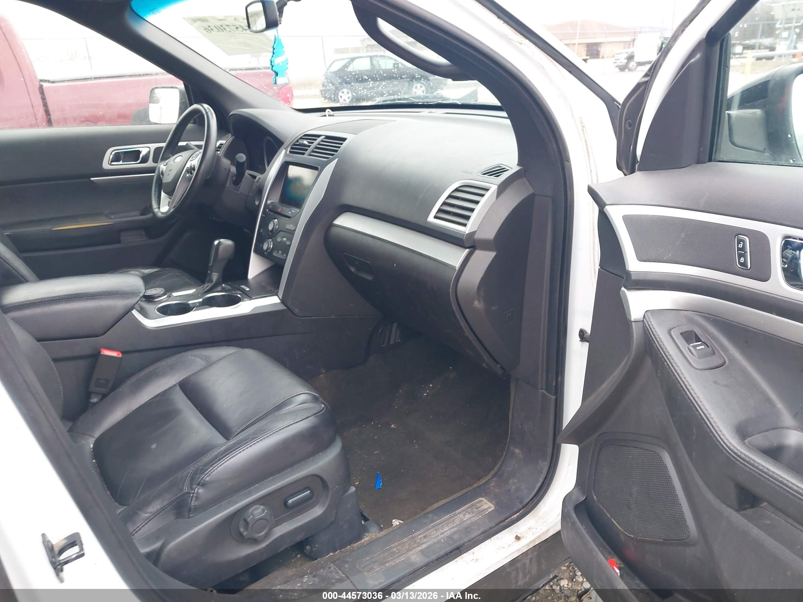 FORD EXPLORER image 5
