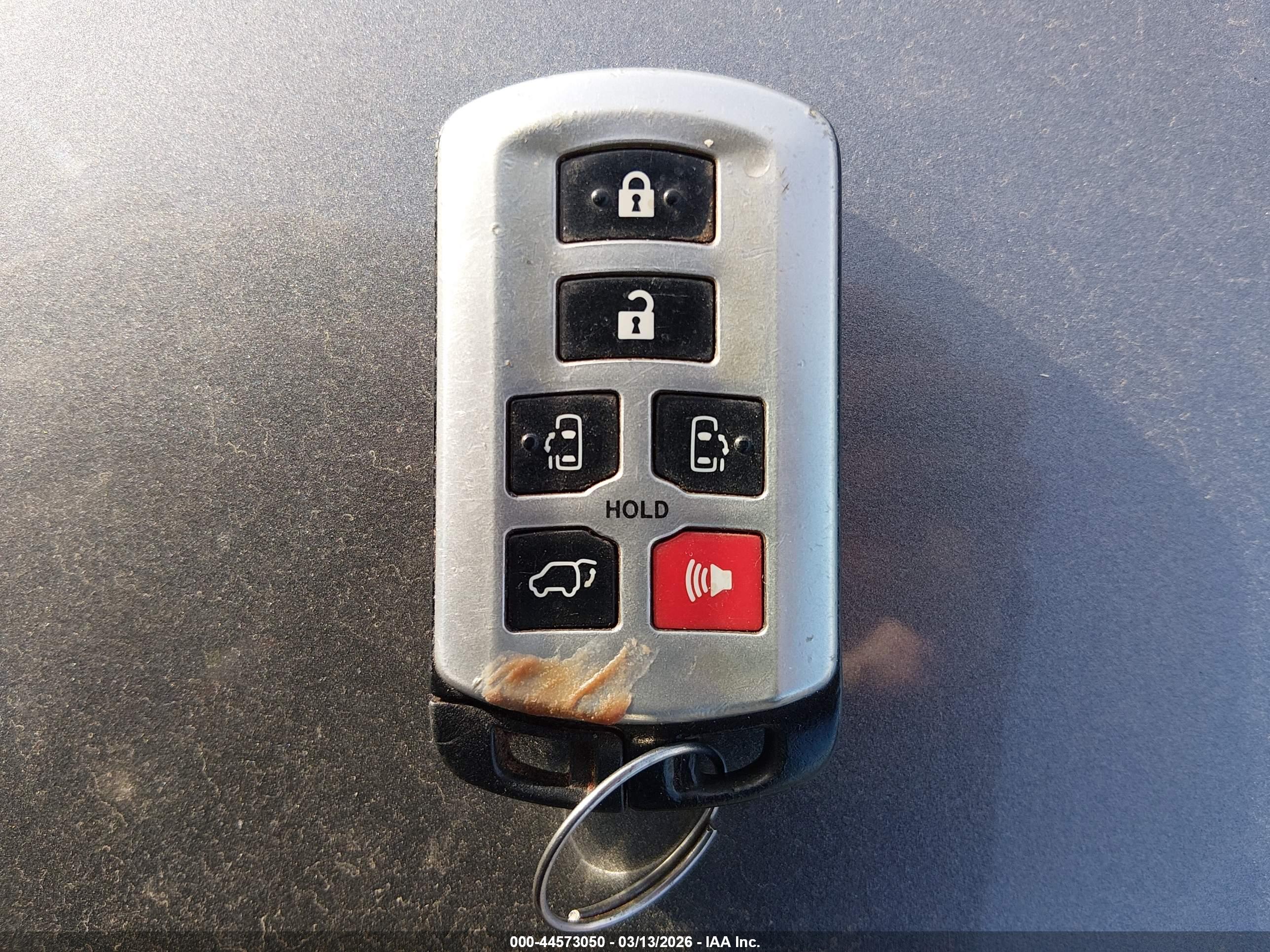 TOYOTA SIENNA image 11