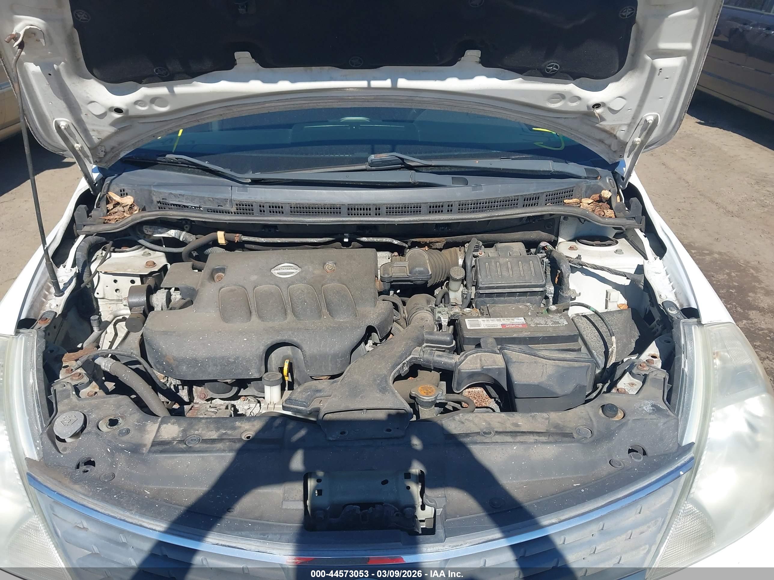 NISSAN VERSA image 10