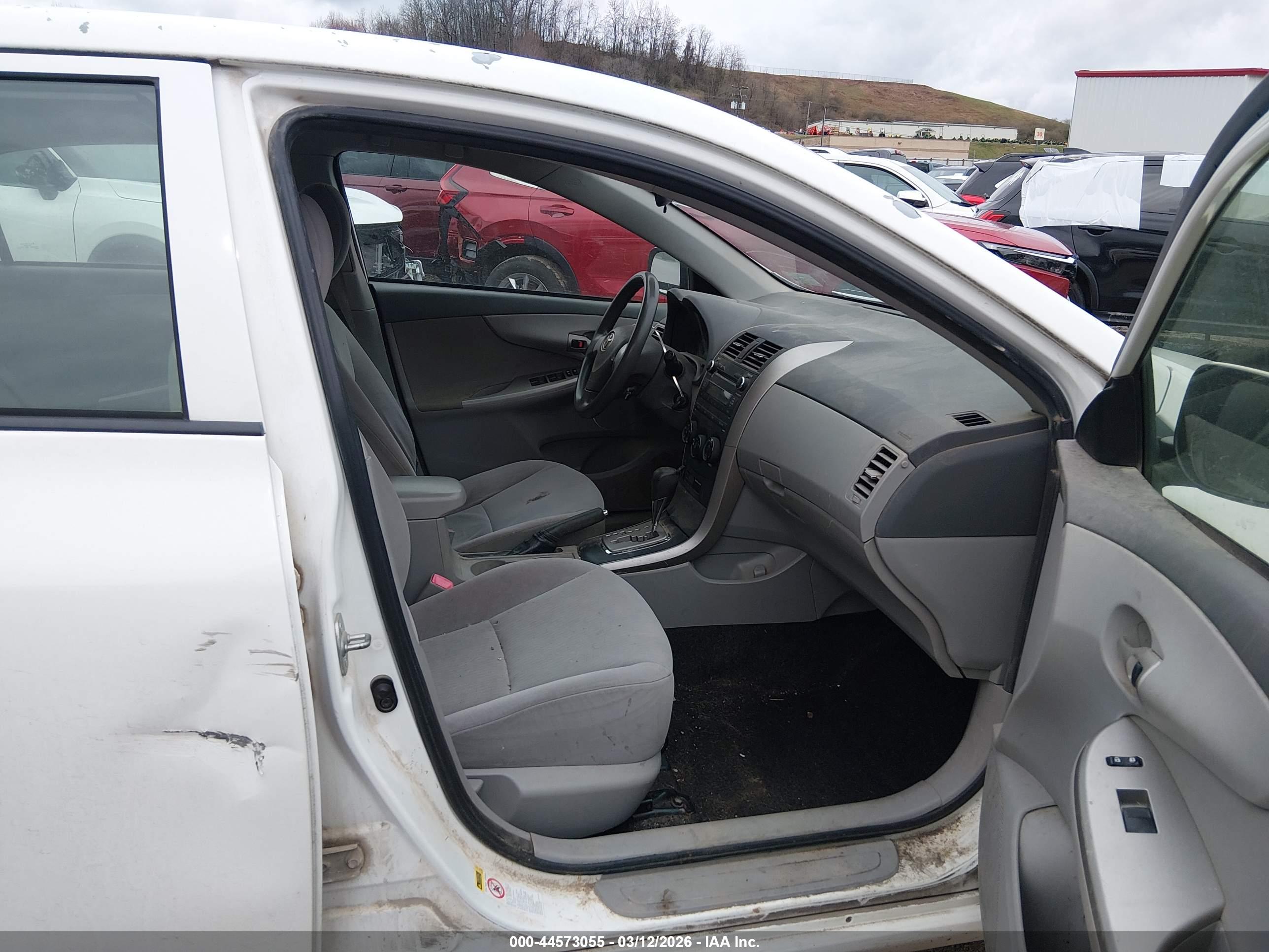 TOYOTA COROLLA image 5