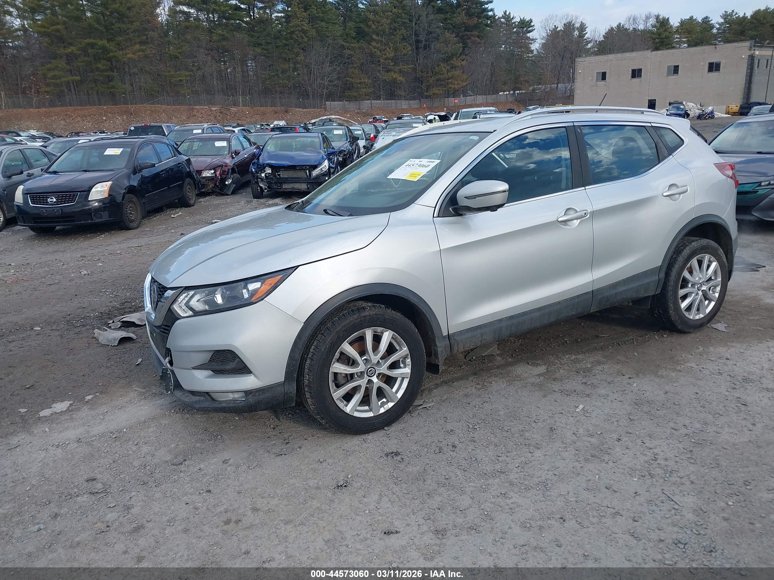 NISSAN ROGUE image 2