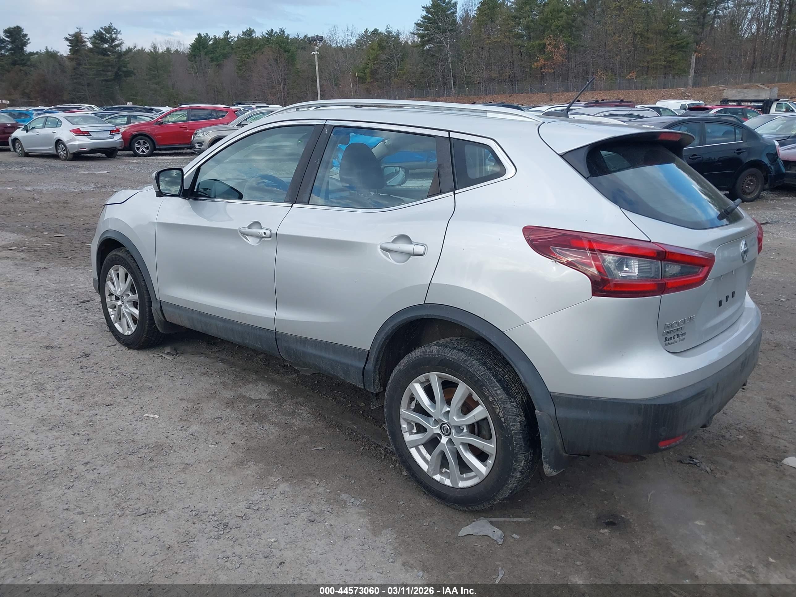 NISSAN ROGUE image 3