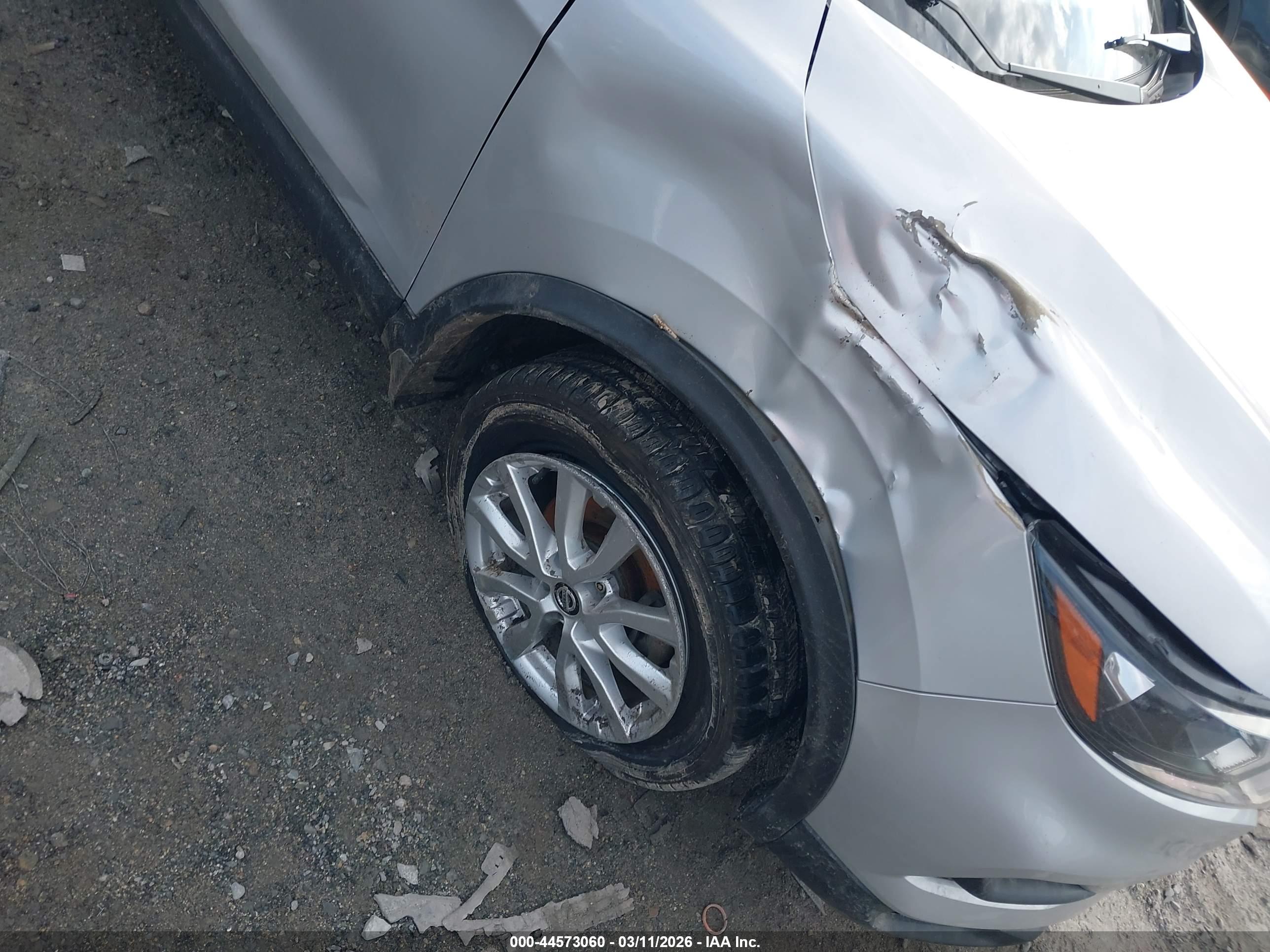 NISSAN ROGUE image 6