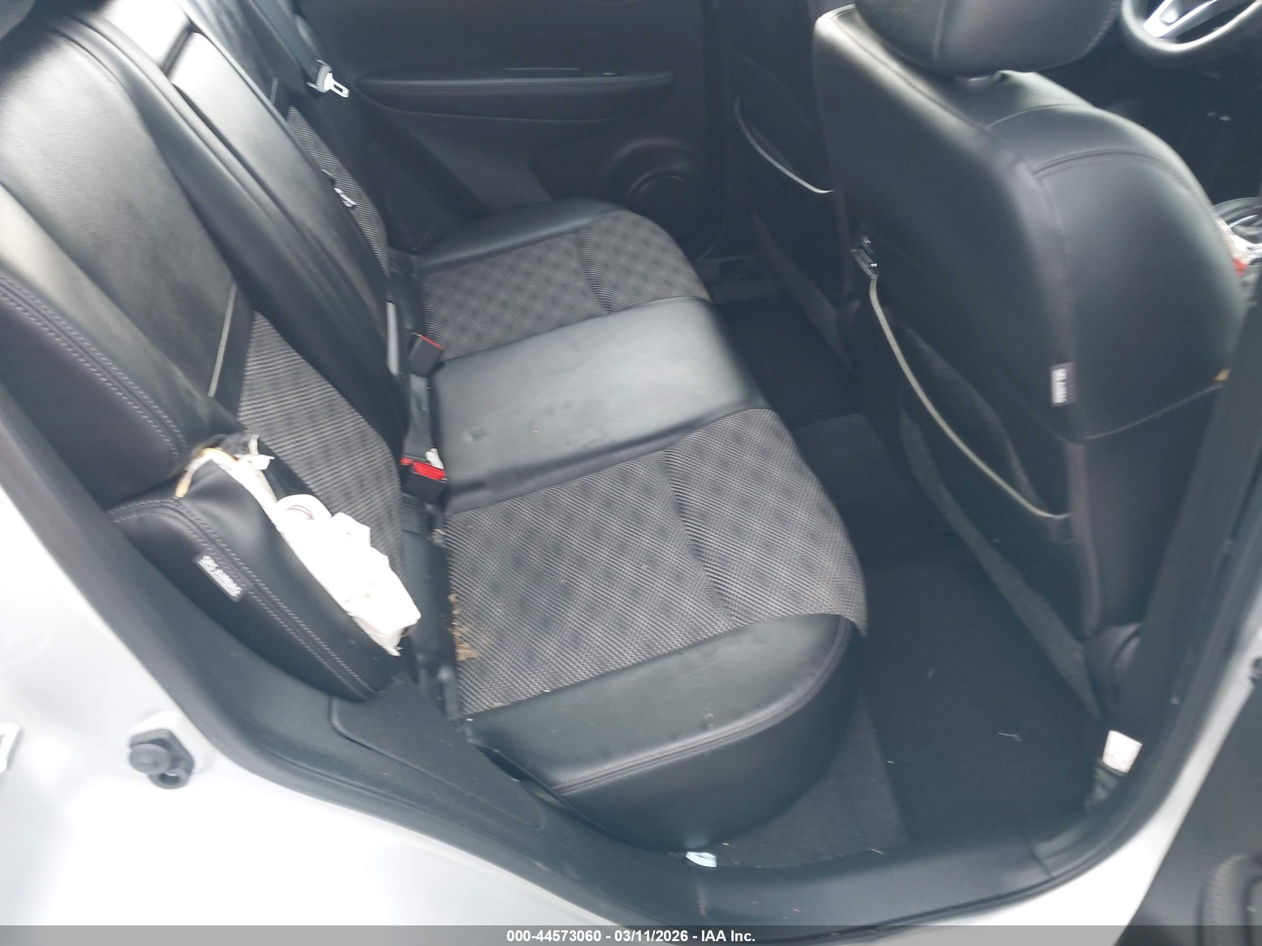 NISSAN ROGUE image 8