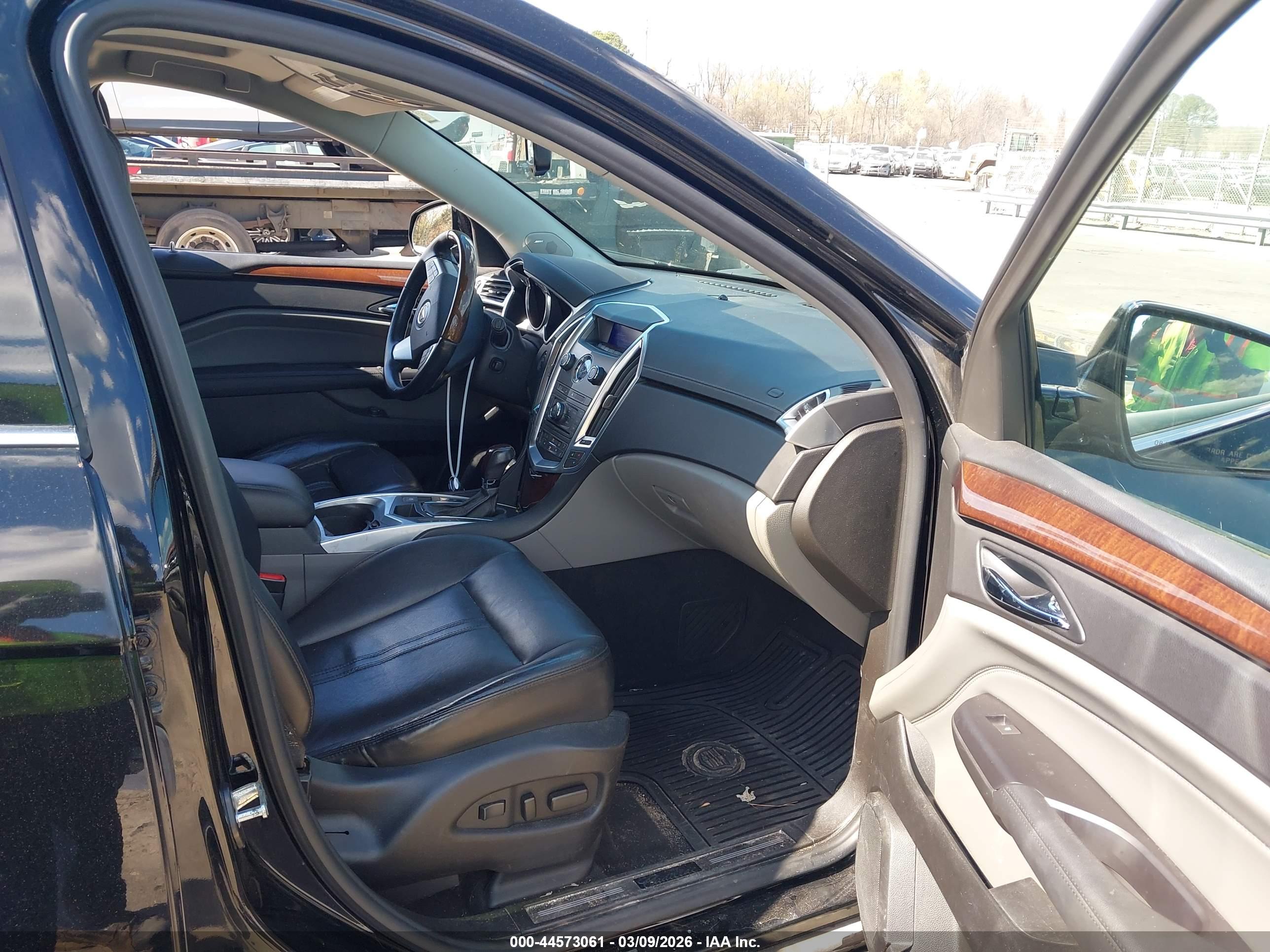 CADILLAC SRX image 5