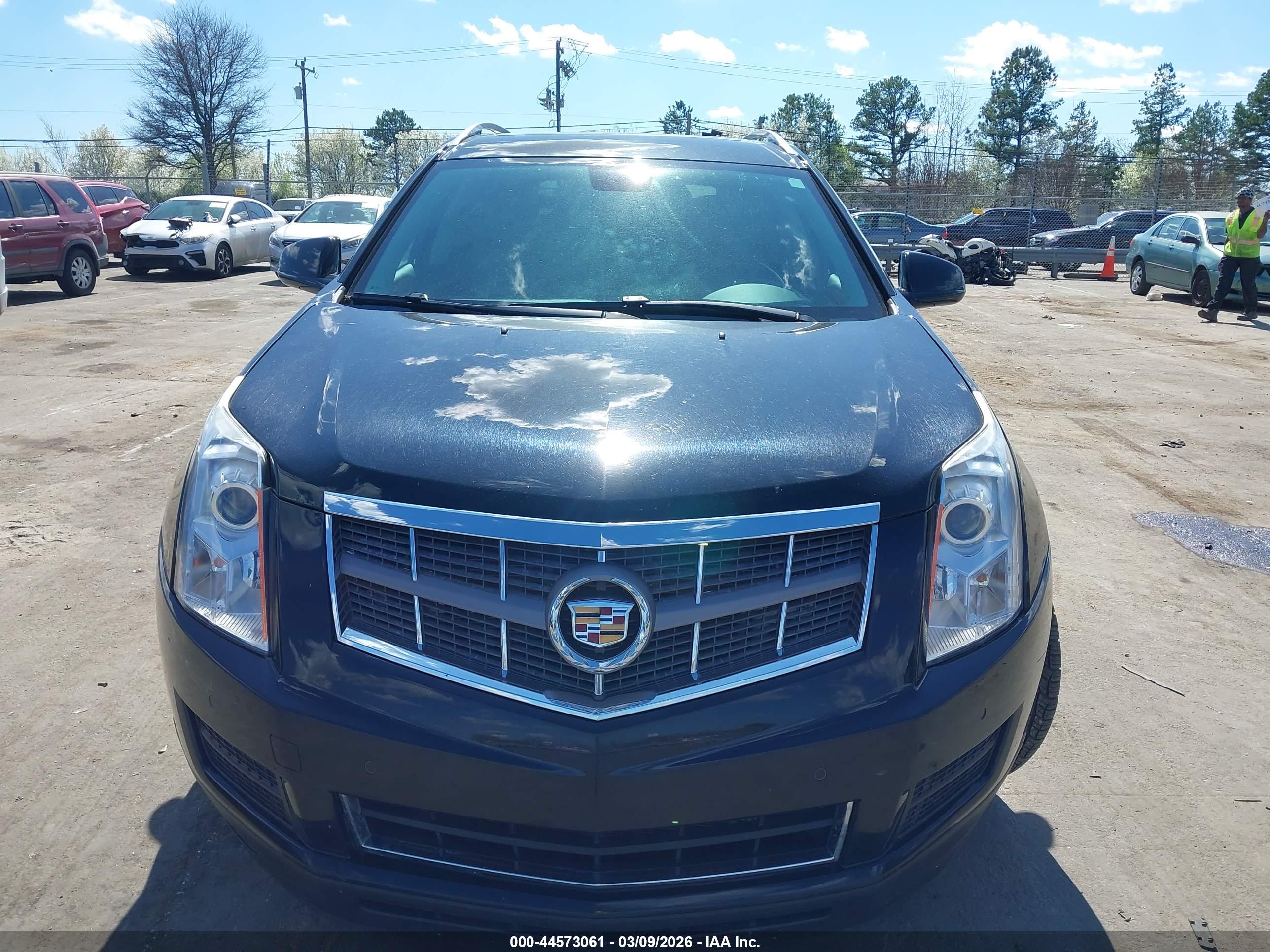 CADILLAC SRX image 6
