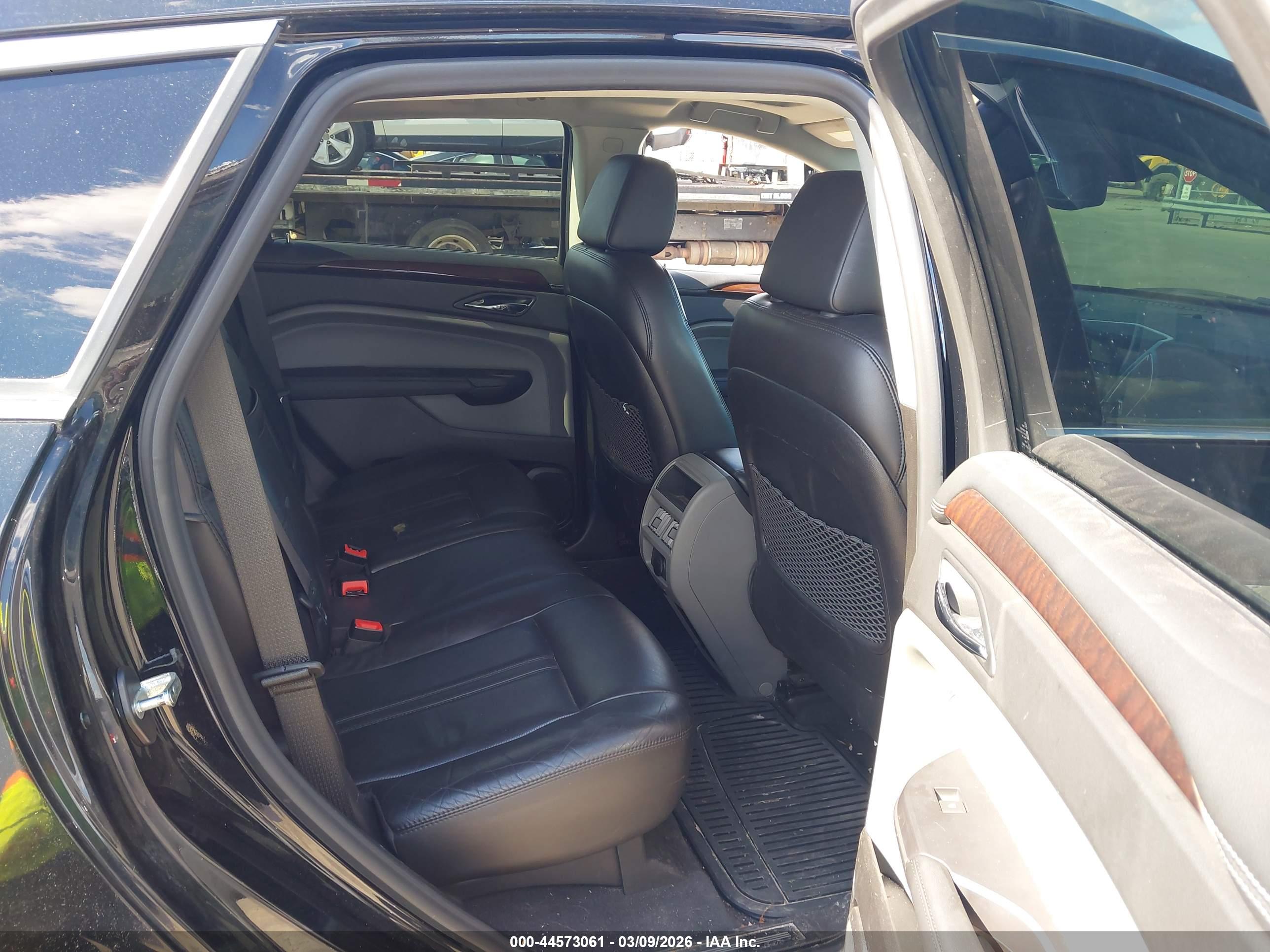 CADILLAC SRX image 8